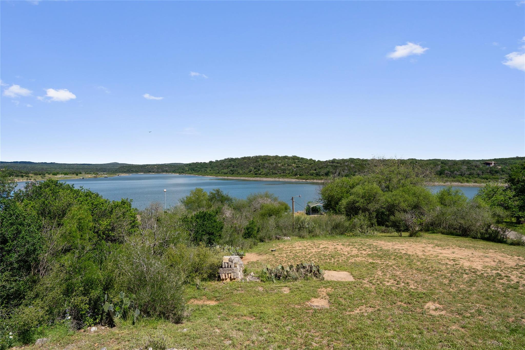 117 Lake View Dr, Spicewood, TX 78669