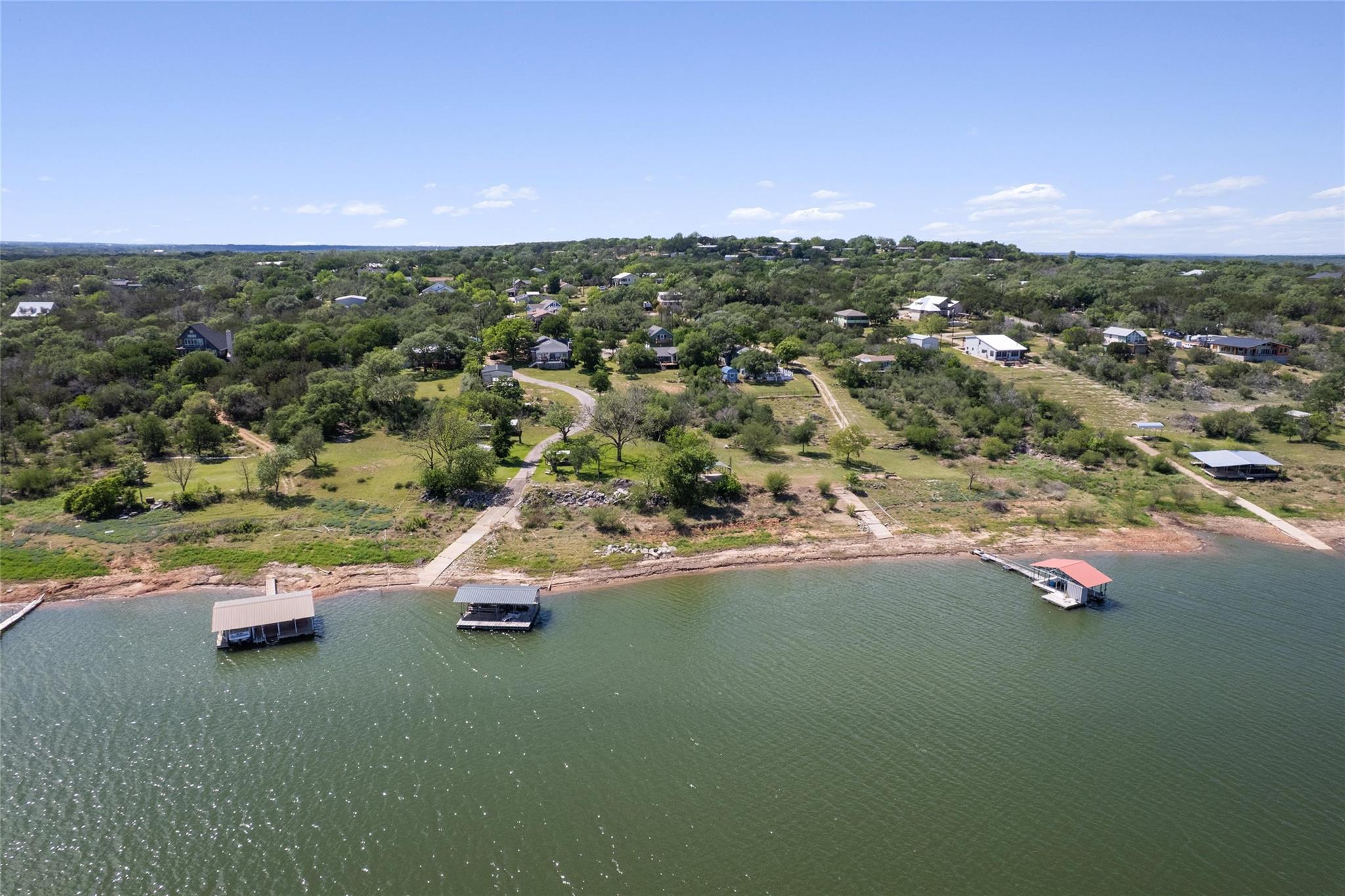 117 Lake View Dr, Spicewood, TX 78669