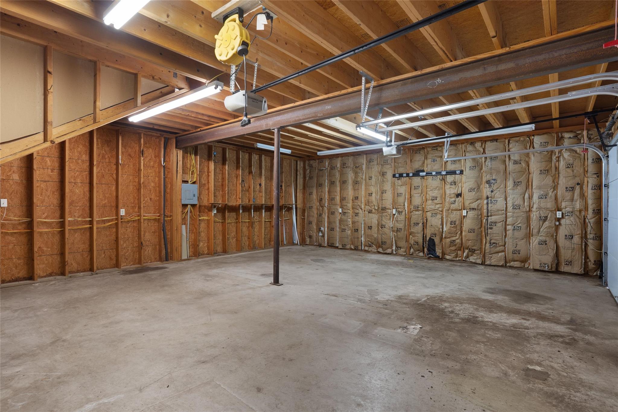 117 Lake View Dr, Spicewood, TX 78669