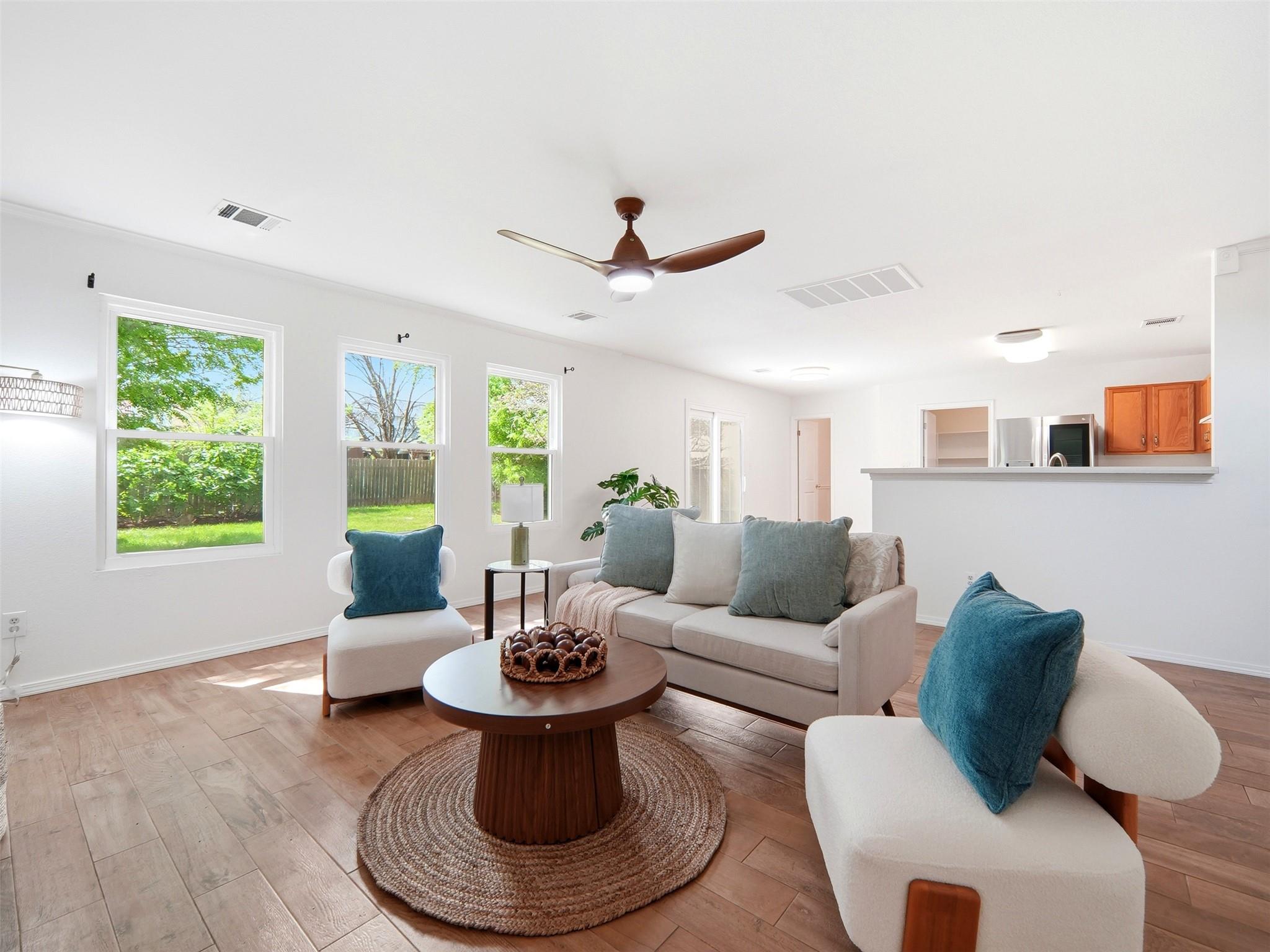 617 Riverway Ln, Leander, TX 78641