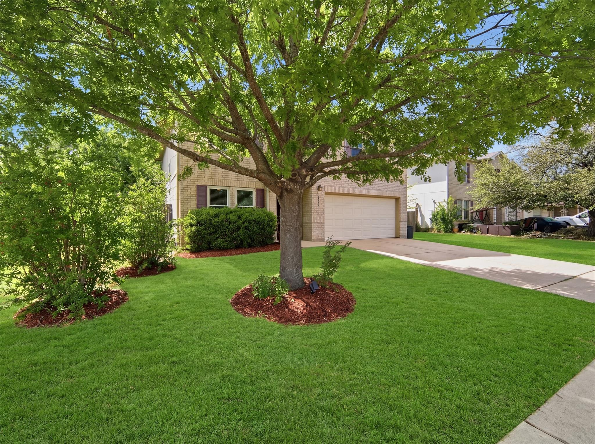 617 Riverway Ln, Leander, TX 78641