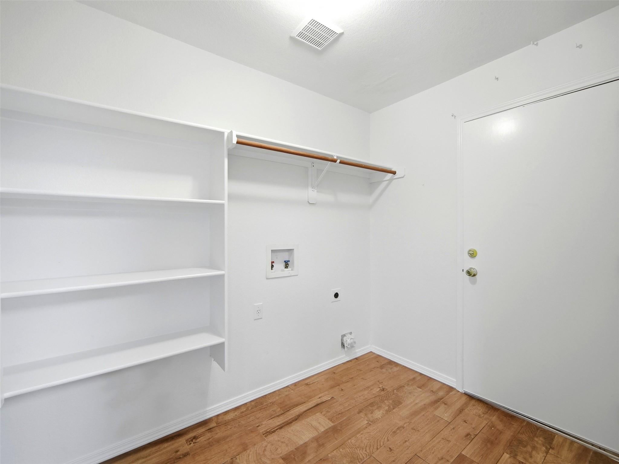 617 Riverway Ln, Leander, TX 78641