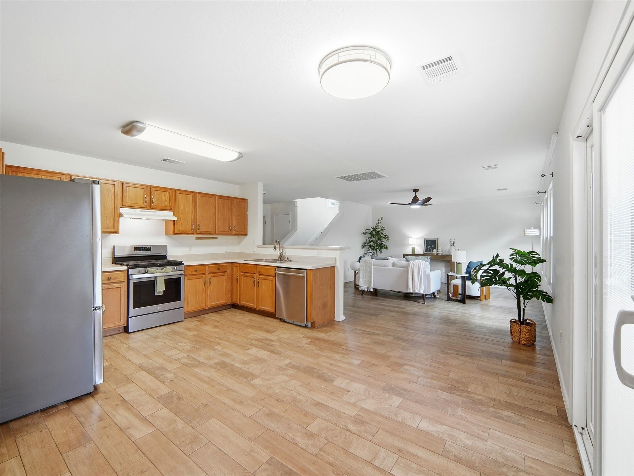 617 Riverway Ln, Leander, TX 78641