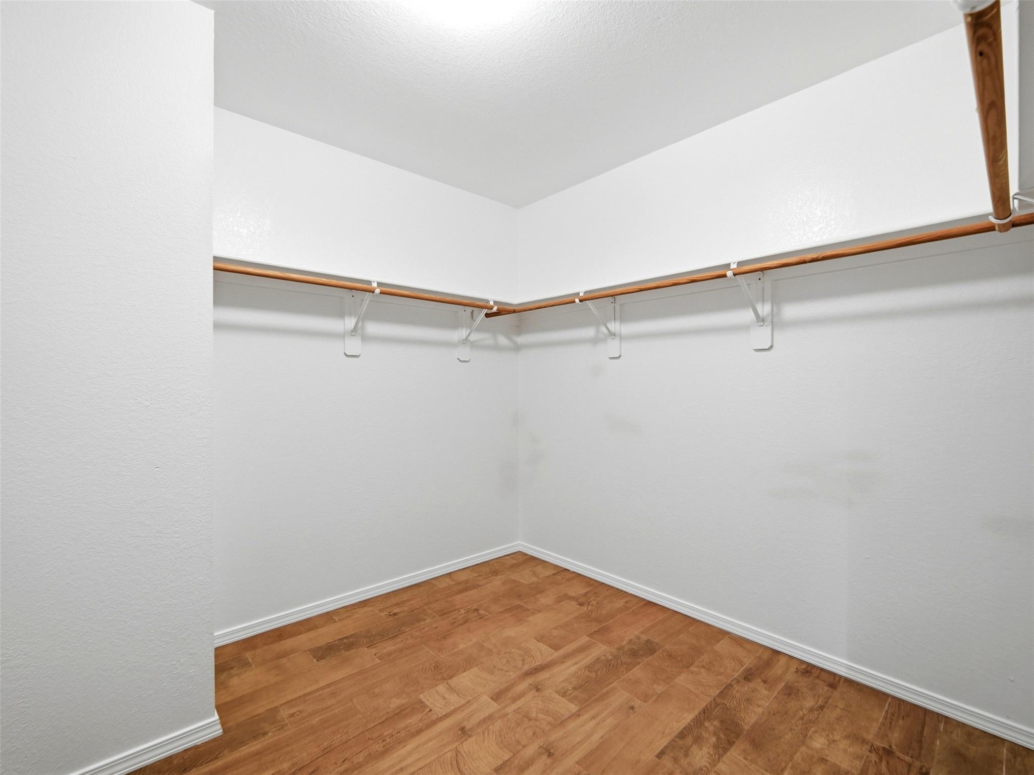 617 Riverway Ln, Leander, TX 78641