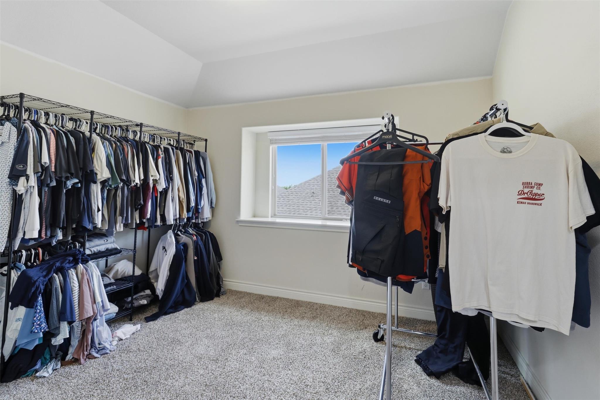 305 Lightcliff St, Hutto, TX 78634