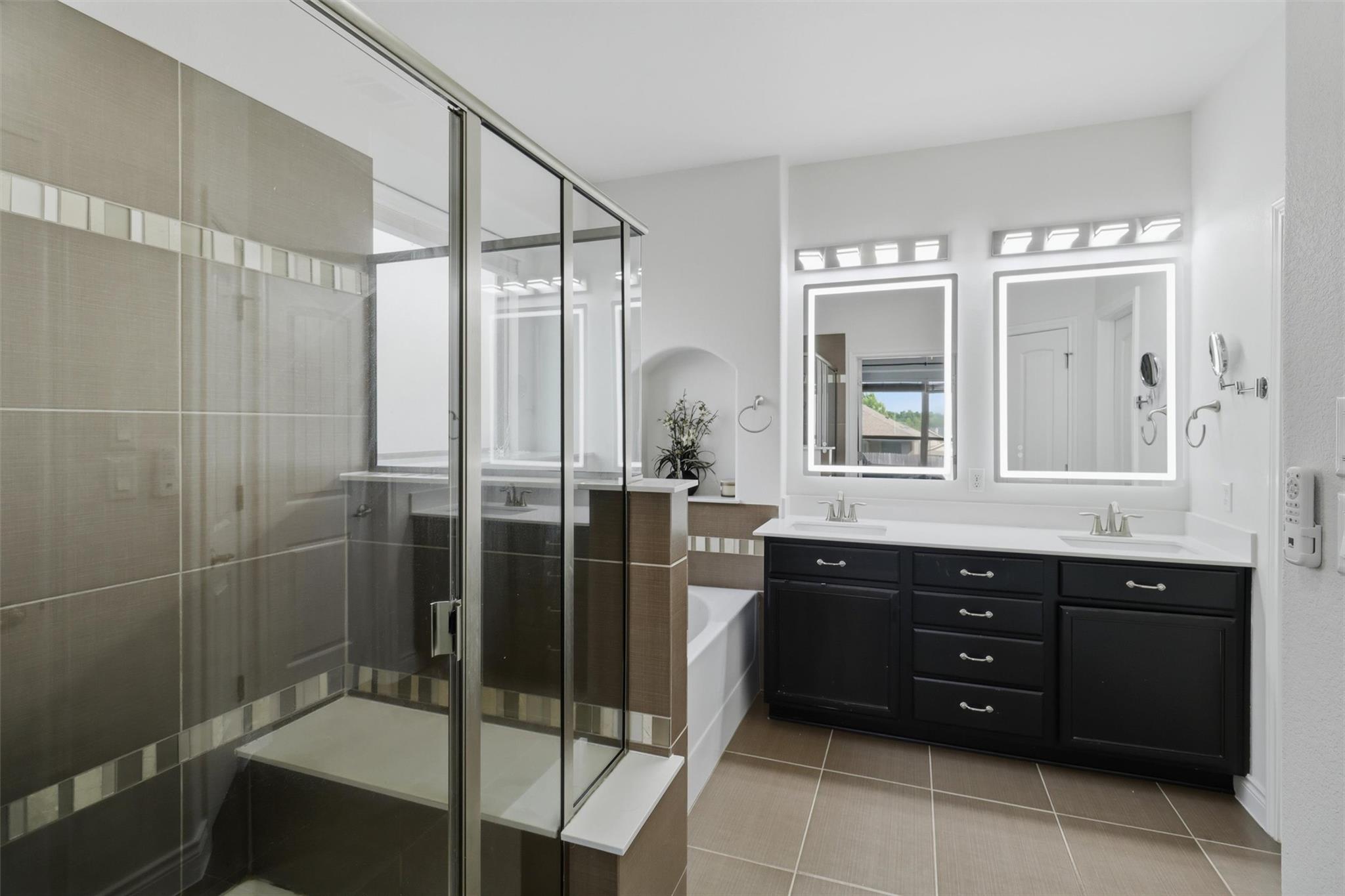 305 Lightcliff St, Hutto, TX 78634