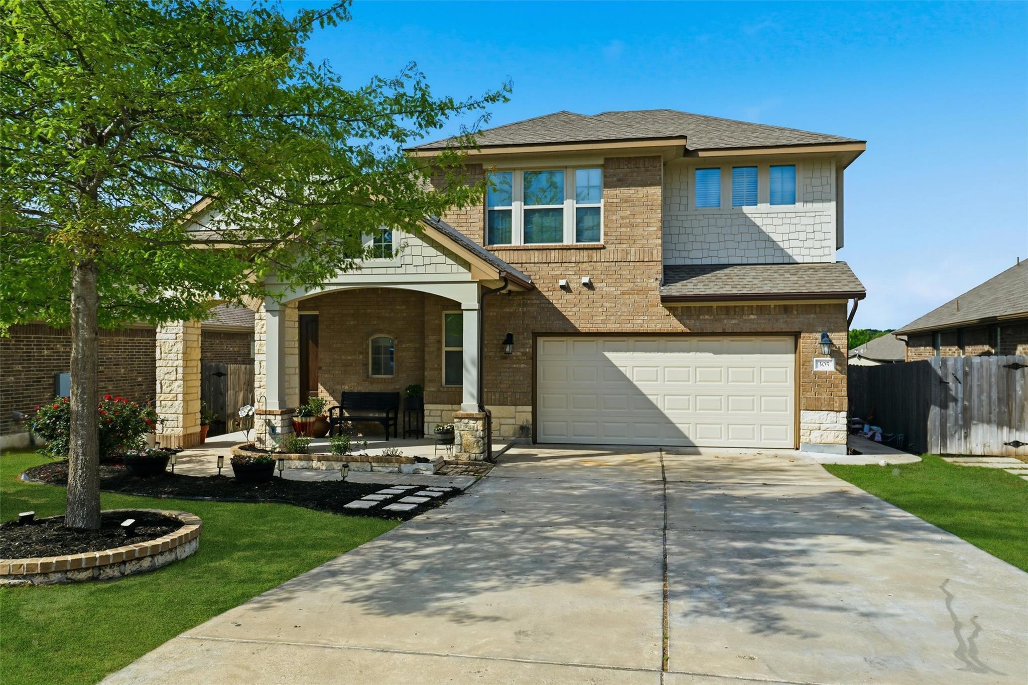 305 Lightcliff St, Hutto, TX 78634