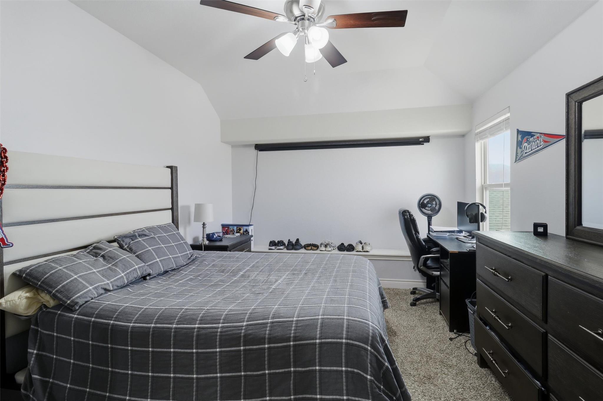 305 Lightcliff St, Hutto, TX 78634