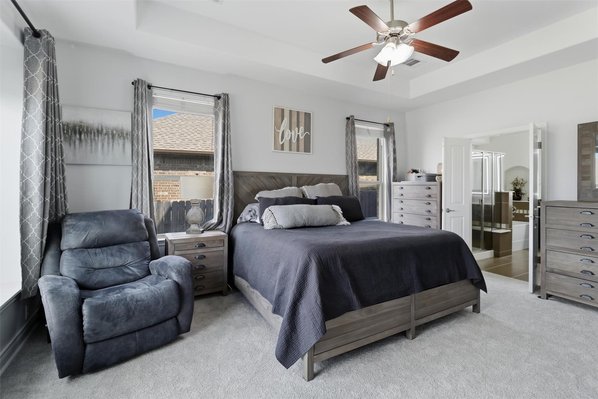 305 Lightcliff St, Hutto, TX 78634