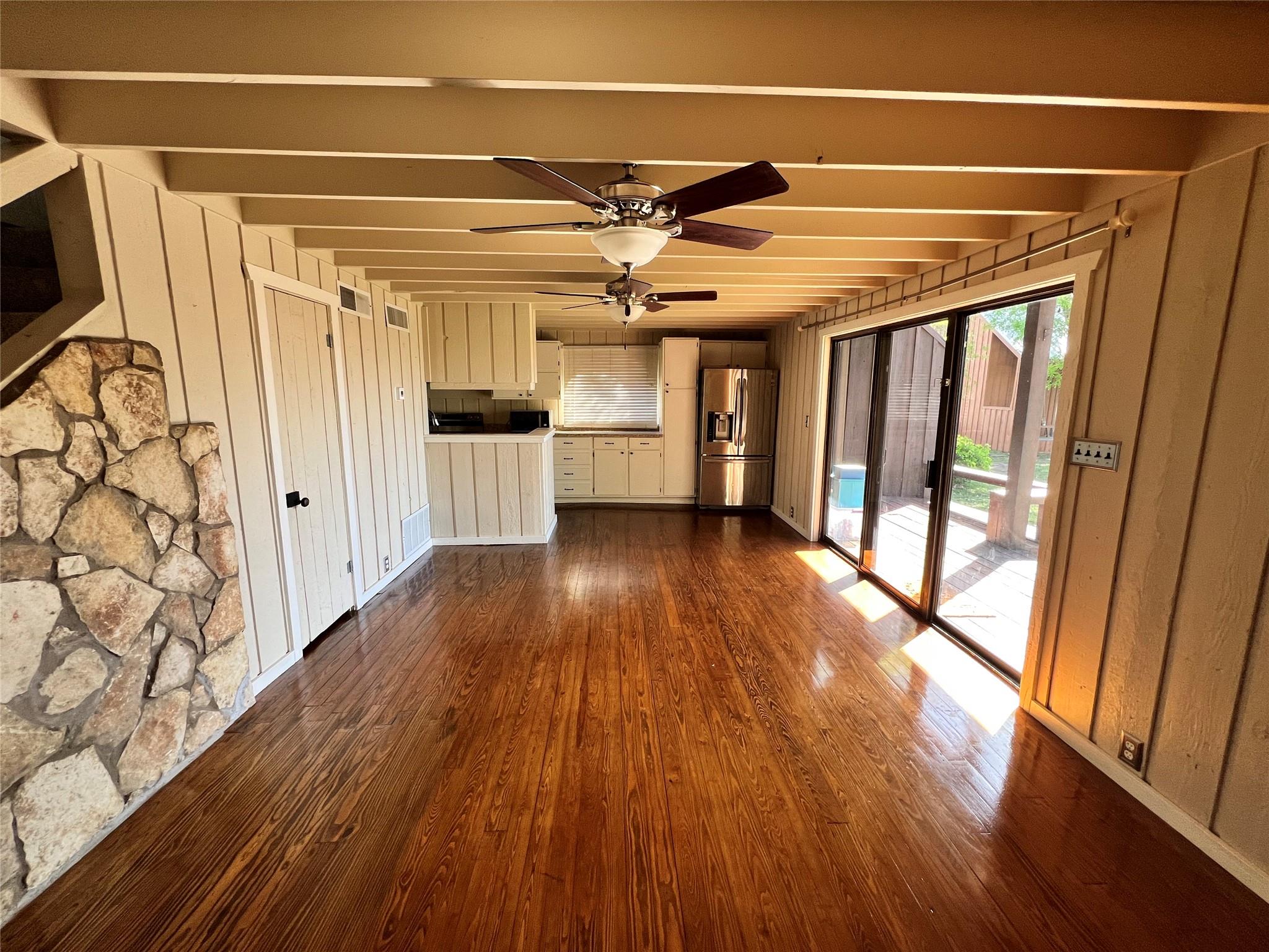 128 TOPSPIN Cir, Spicewood, TX 78669