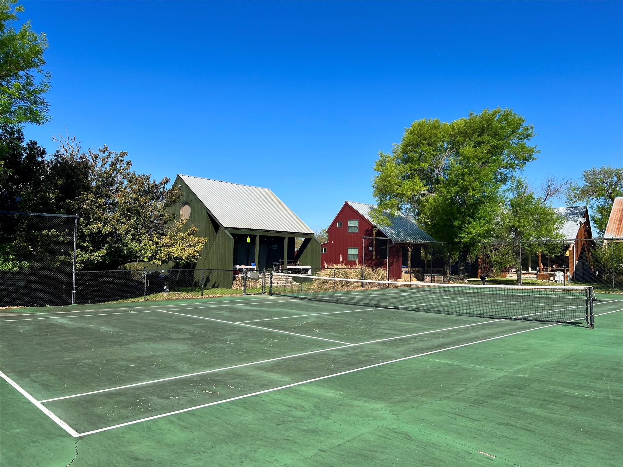 128 TOPSPIN Cir, Spicewood, TX 78669