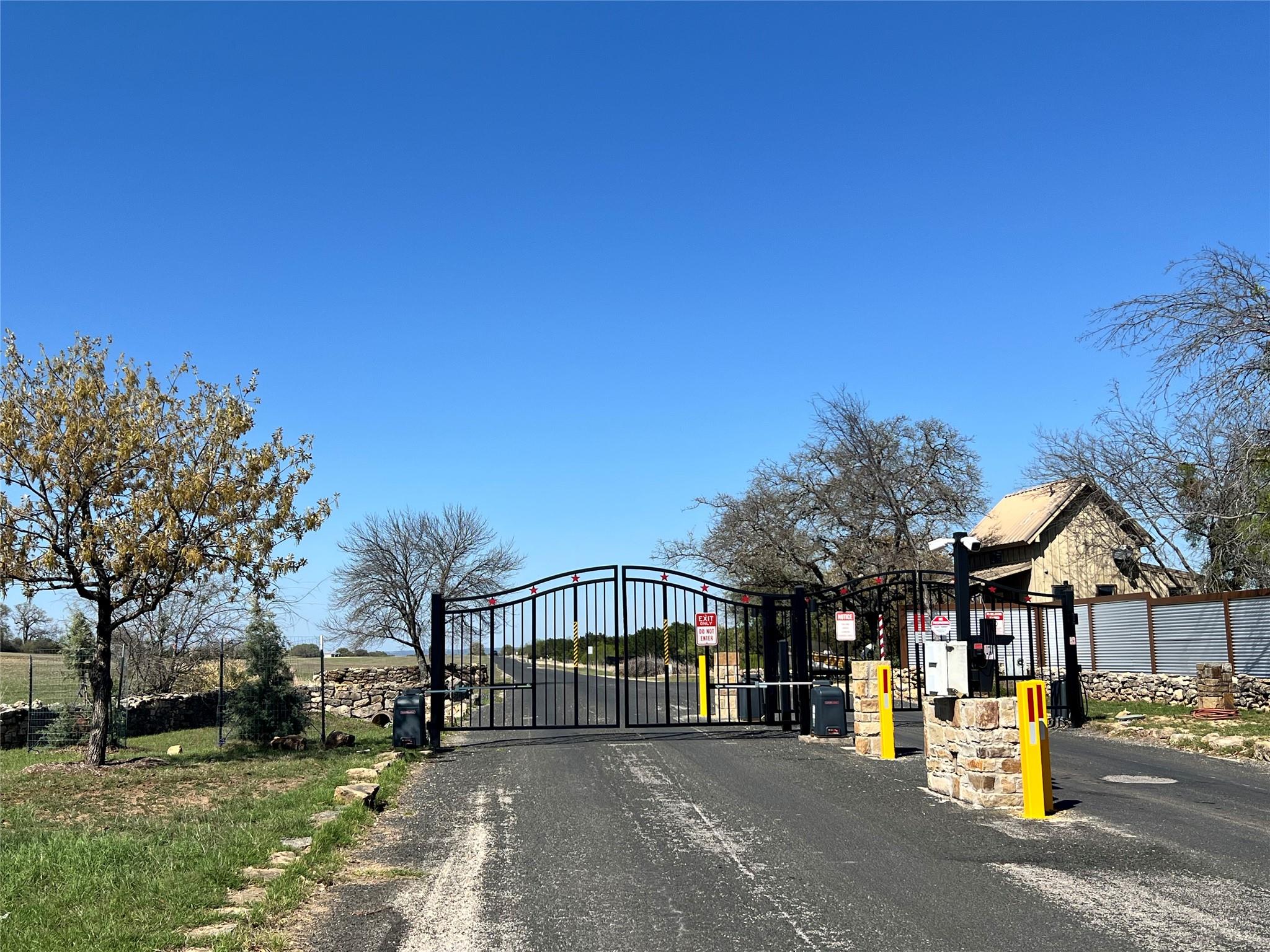 128 TOPSPIN Cir, Spicewood, TX 78669