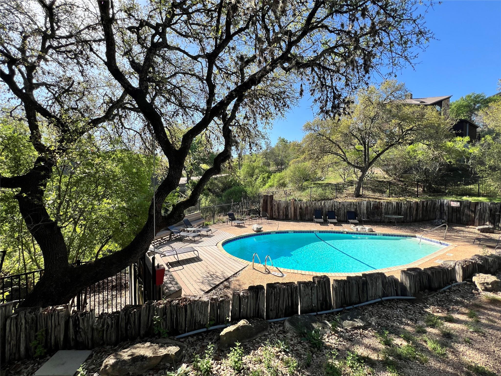 128 TOPSPIN Cir, Spicewood, TX 78669