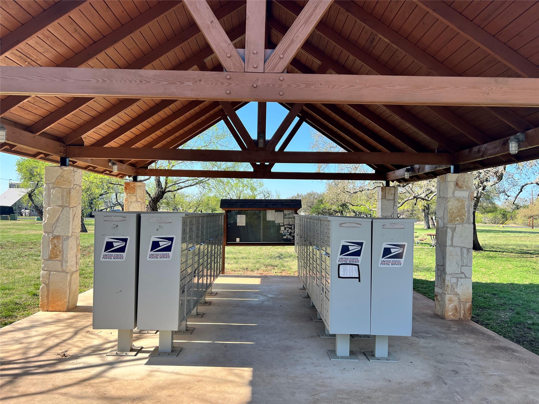 128 TOPSPIN Cir, Spicewood, TX 78669