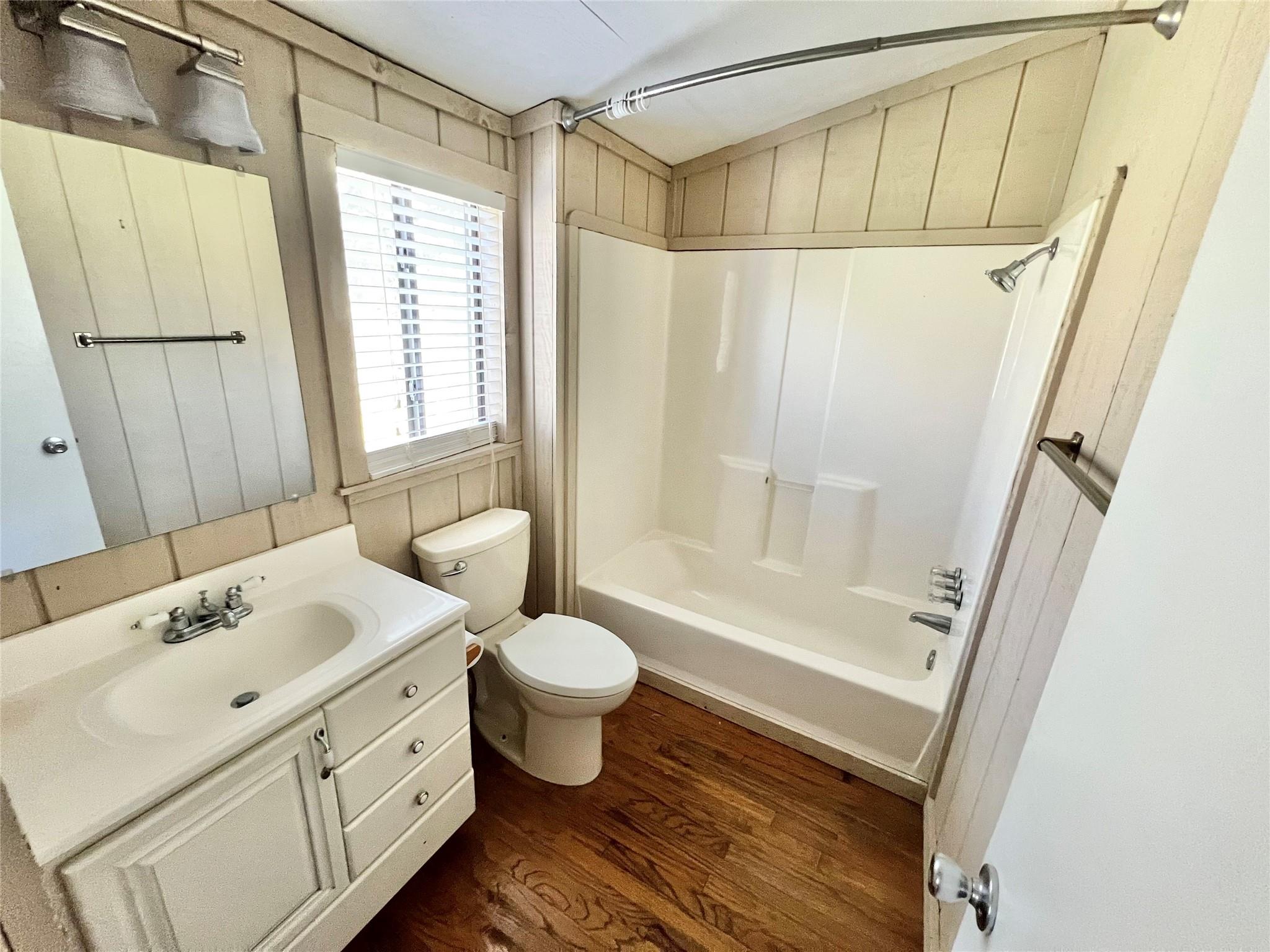 128 TOPSPIN Cir, Spicewood, TX 78669