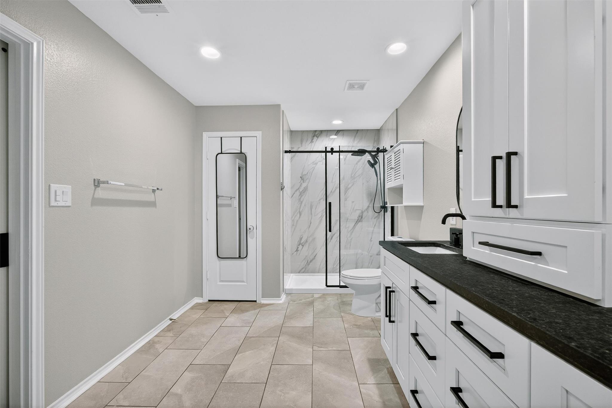 242 Wildwood Dr, Georgetown, TX 78633