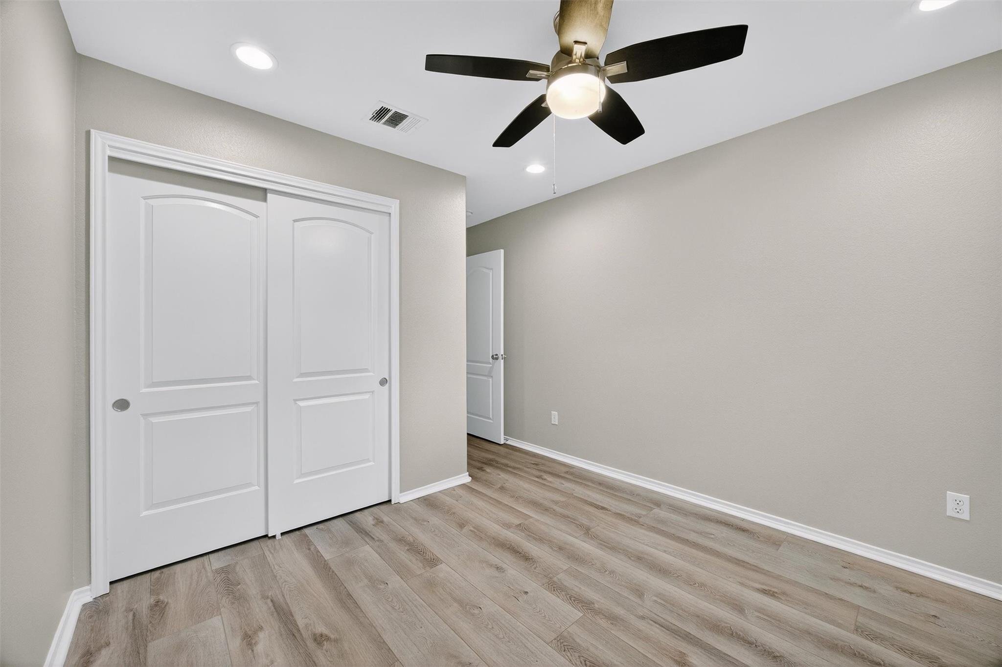 242 Wildwood Dr, Georgetown, TX 78633