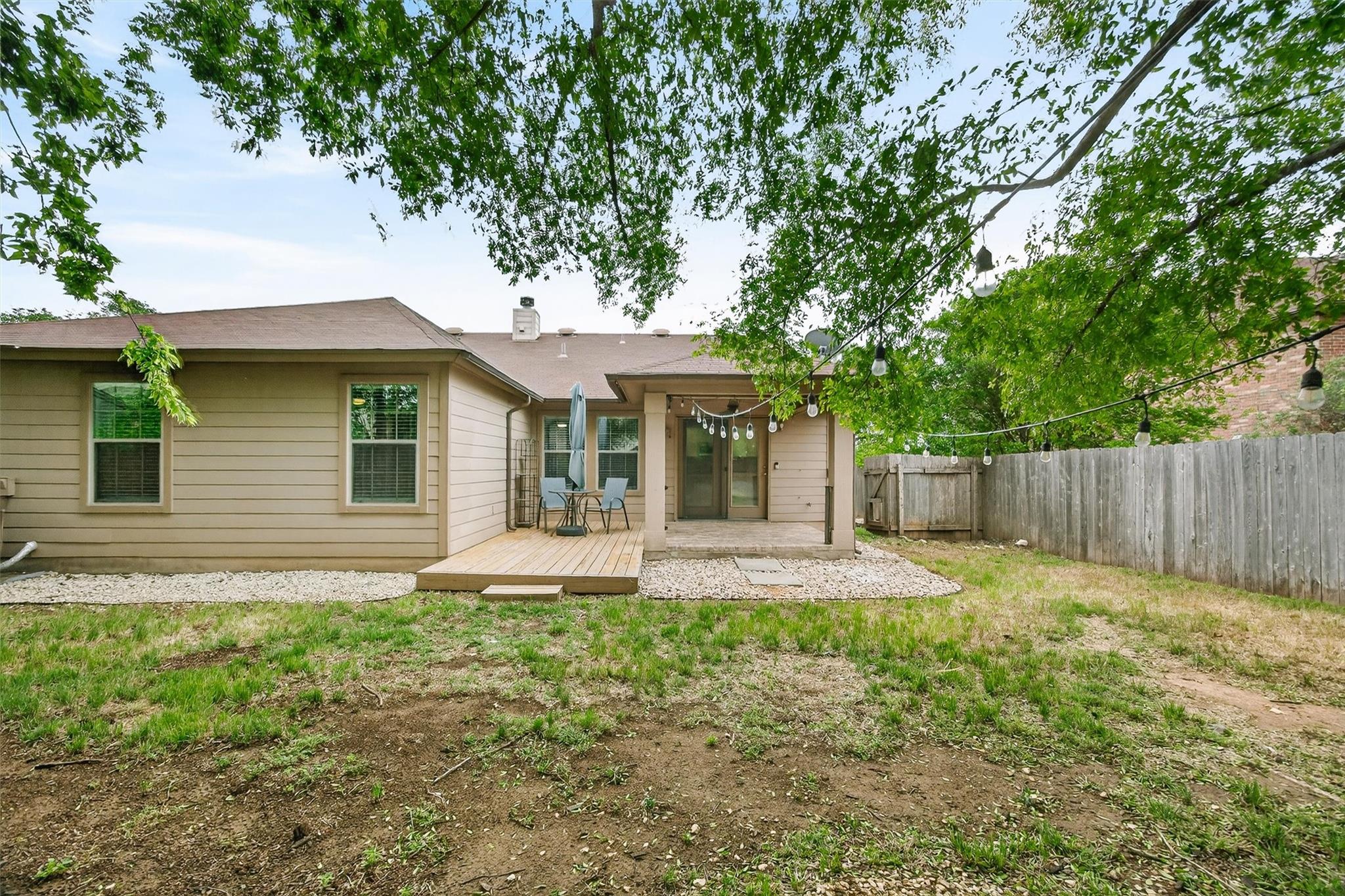 242 Wildwood Dr, Georgetown, TX 78633