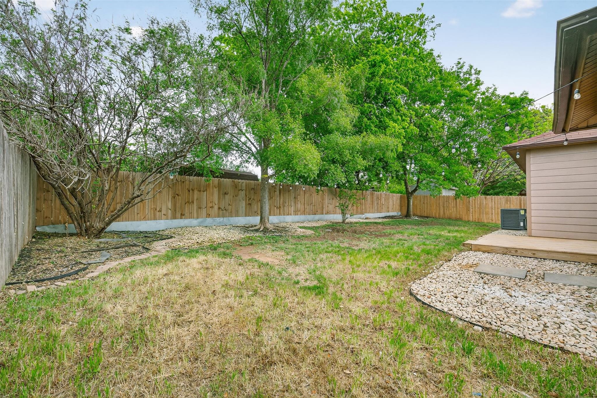 242 Wildwood Dr, Georgetown, TX 78633
