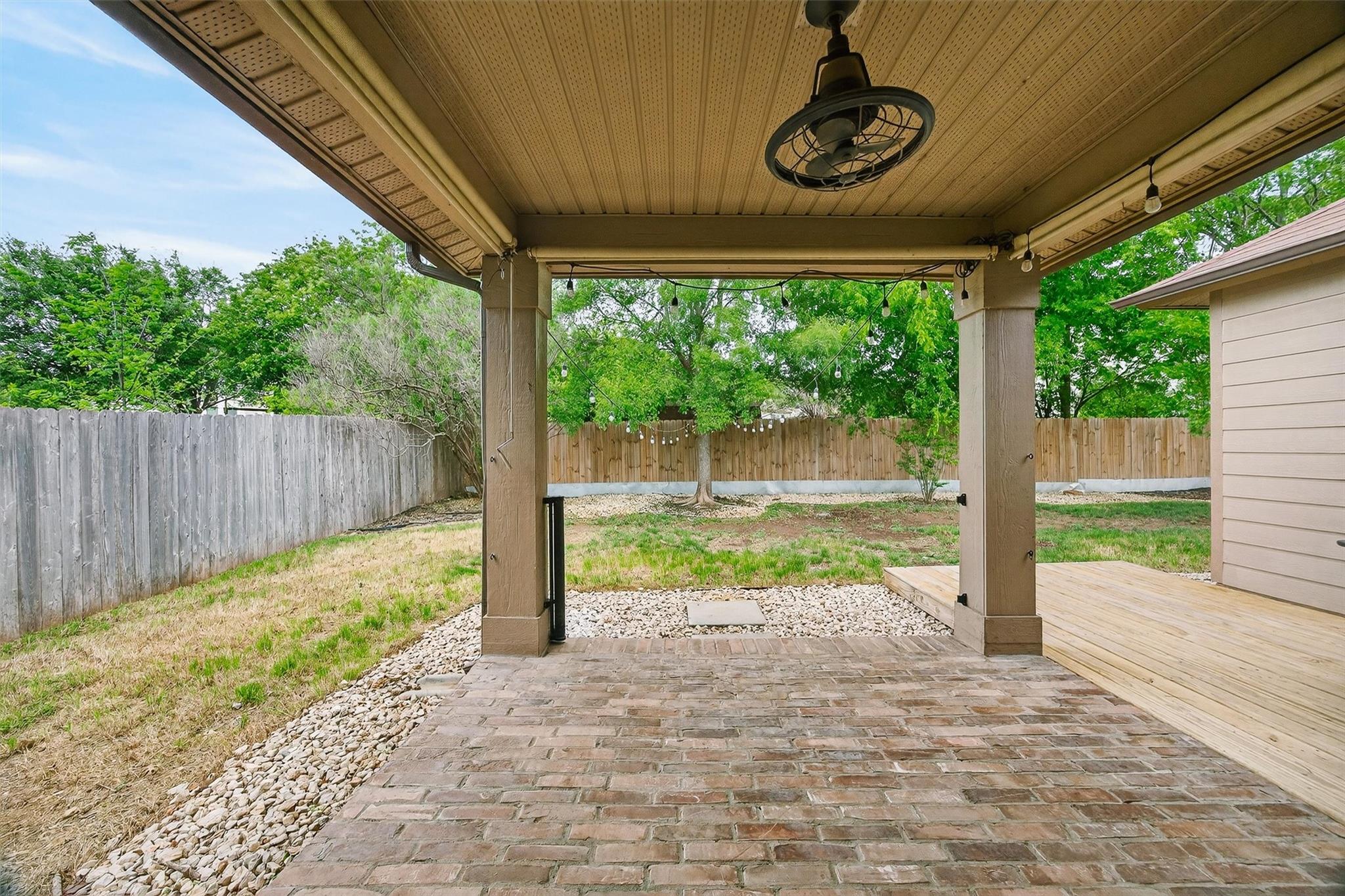242 Wildwood Dr, Georgetown, TX 78633