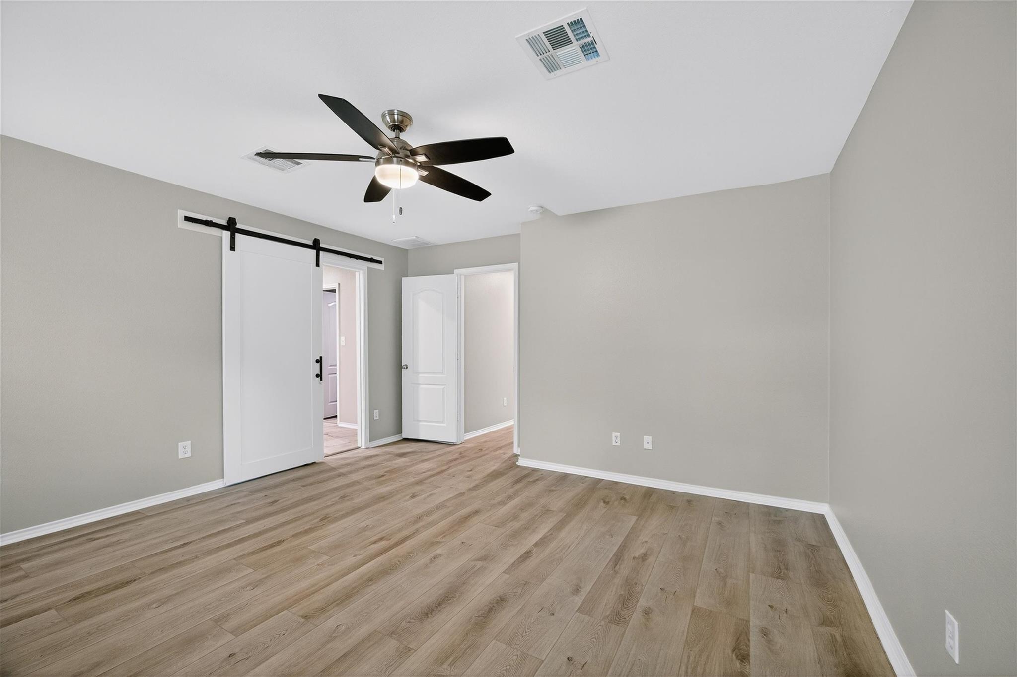 242 Wildwood Dr, Georgetown, TX 78633