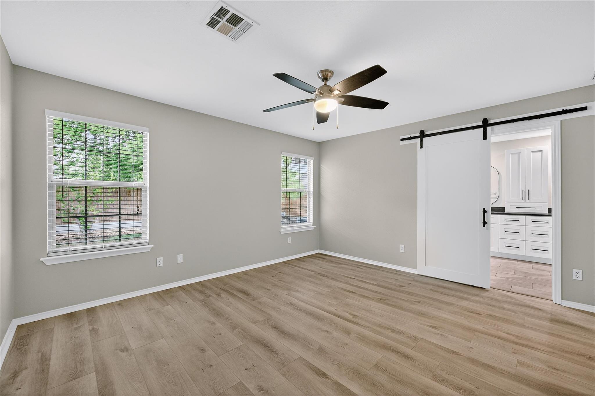 242 Wildwood Dr, Georgetown, TX 78633