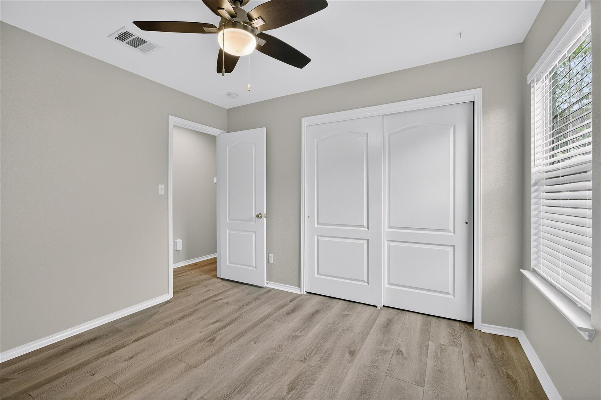 242 Wildwood Dr, Georgetown, TX 78633