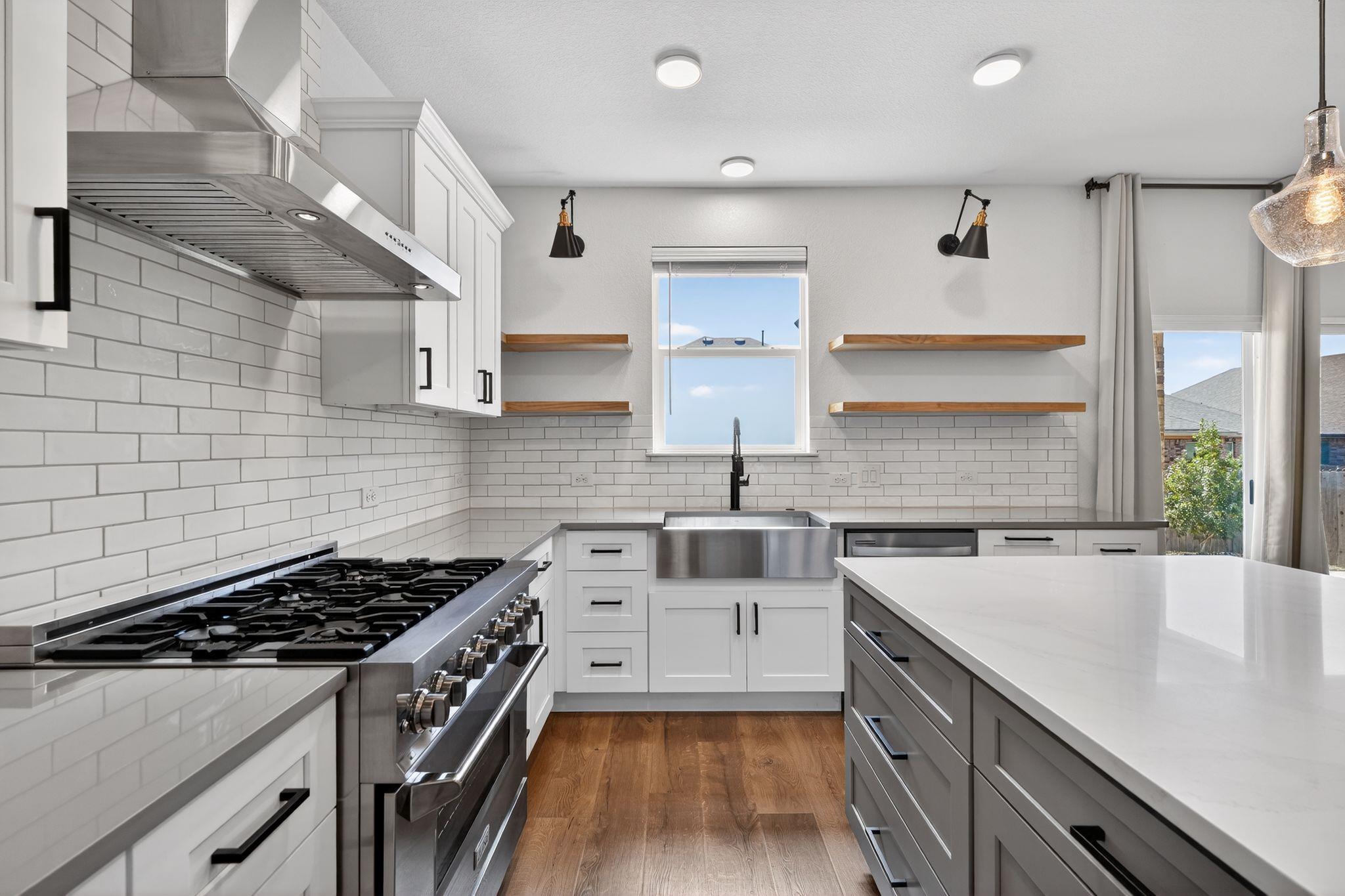 1820 Stinnett Dr, Leander, TX 78641