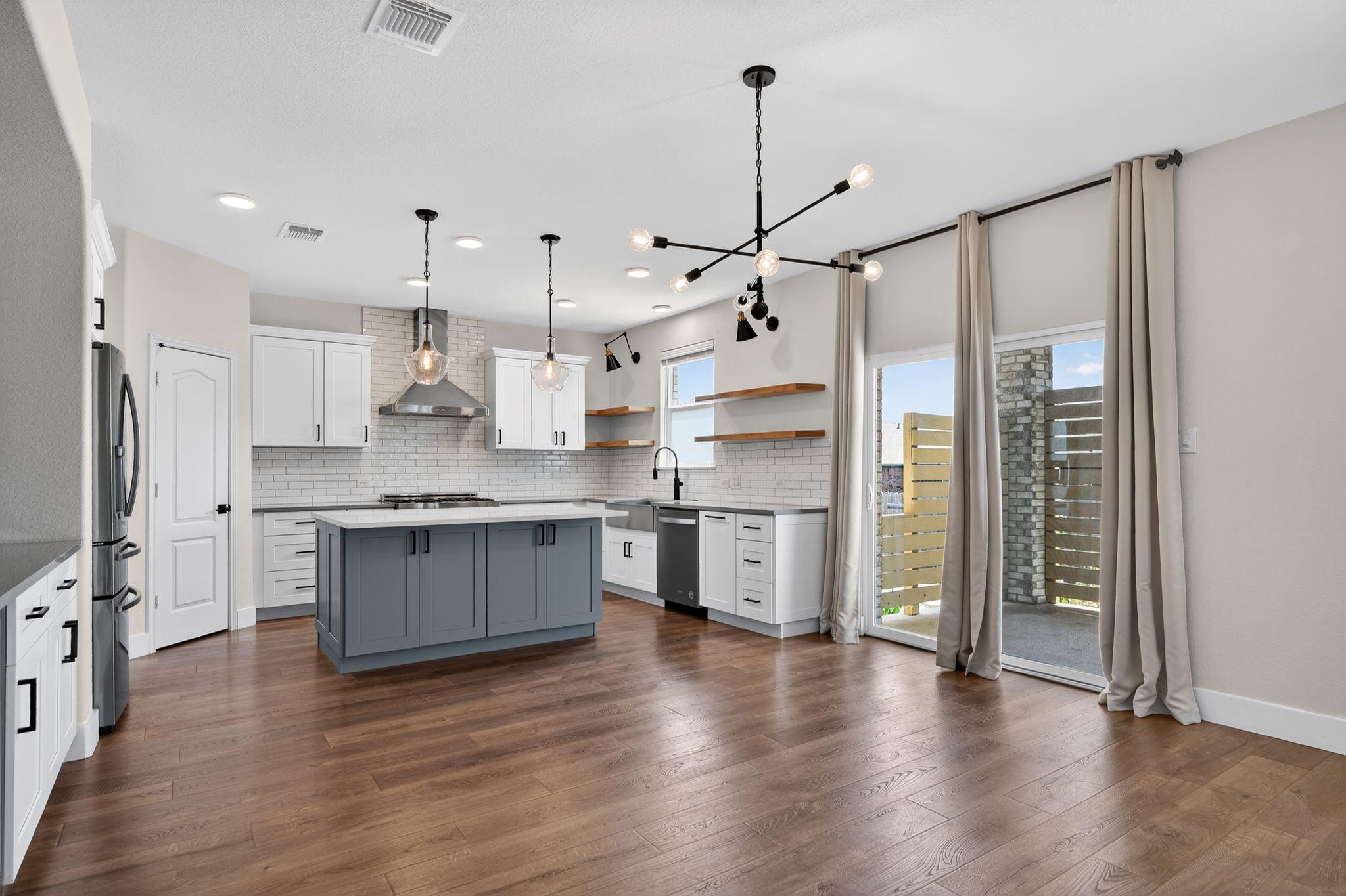 1820 Stinnett Dr, Leander, TX 78641