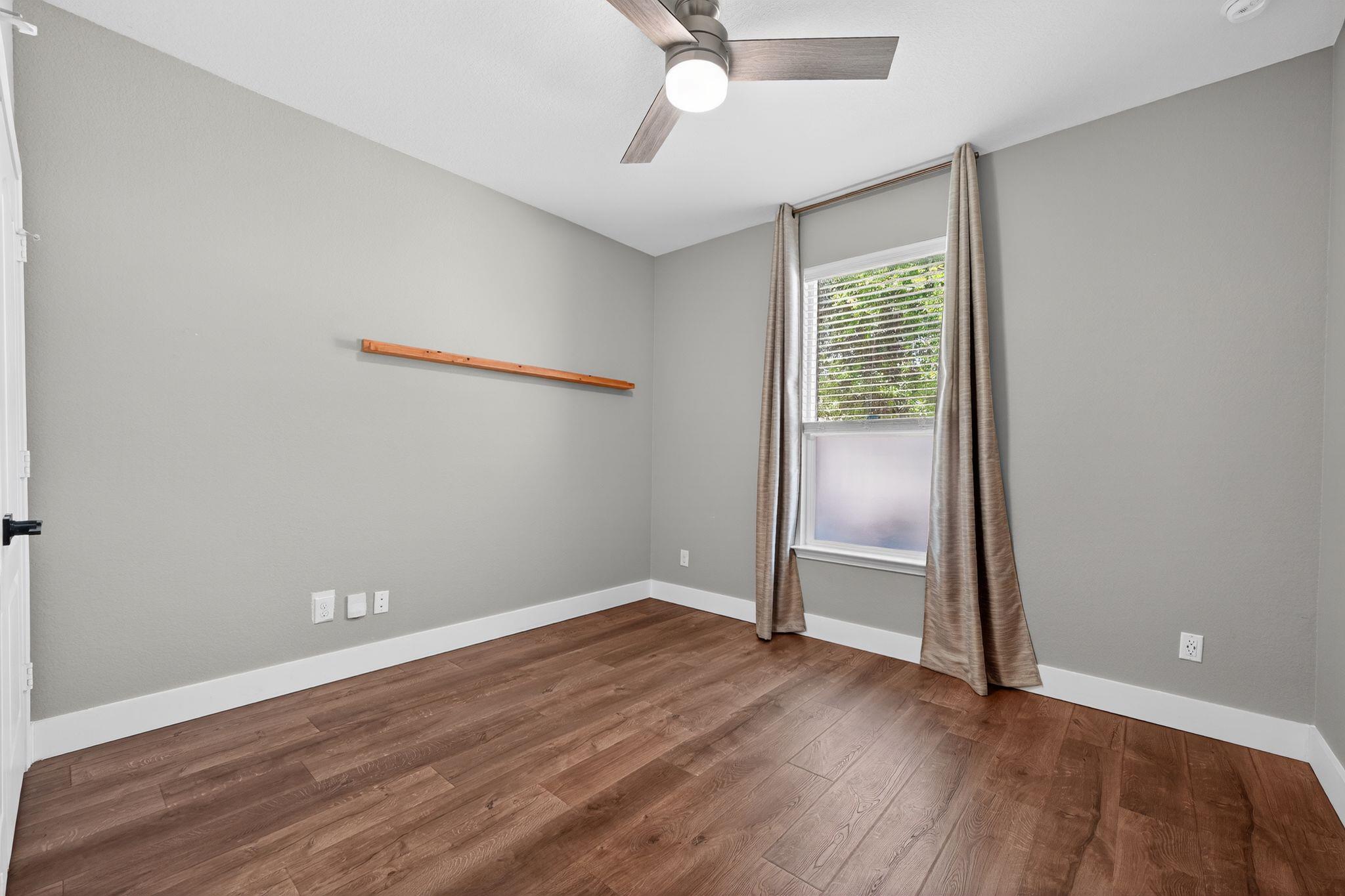 1820 Stinnett Dr, Leander, TX 78641