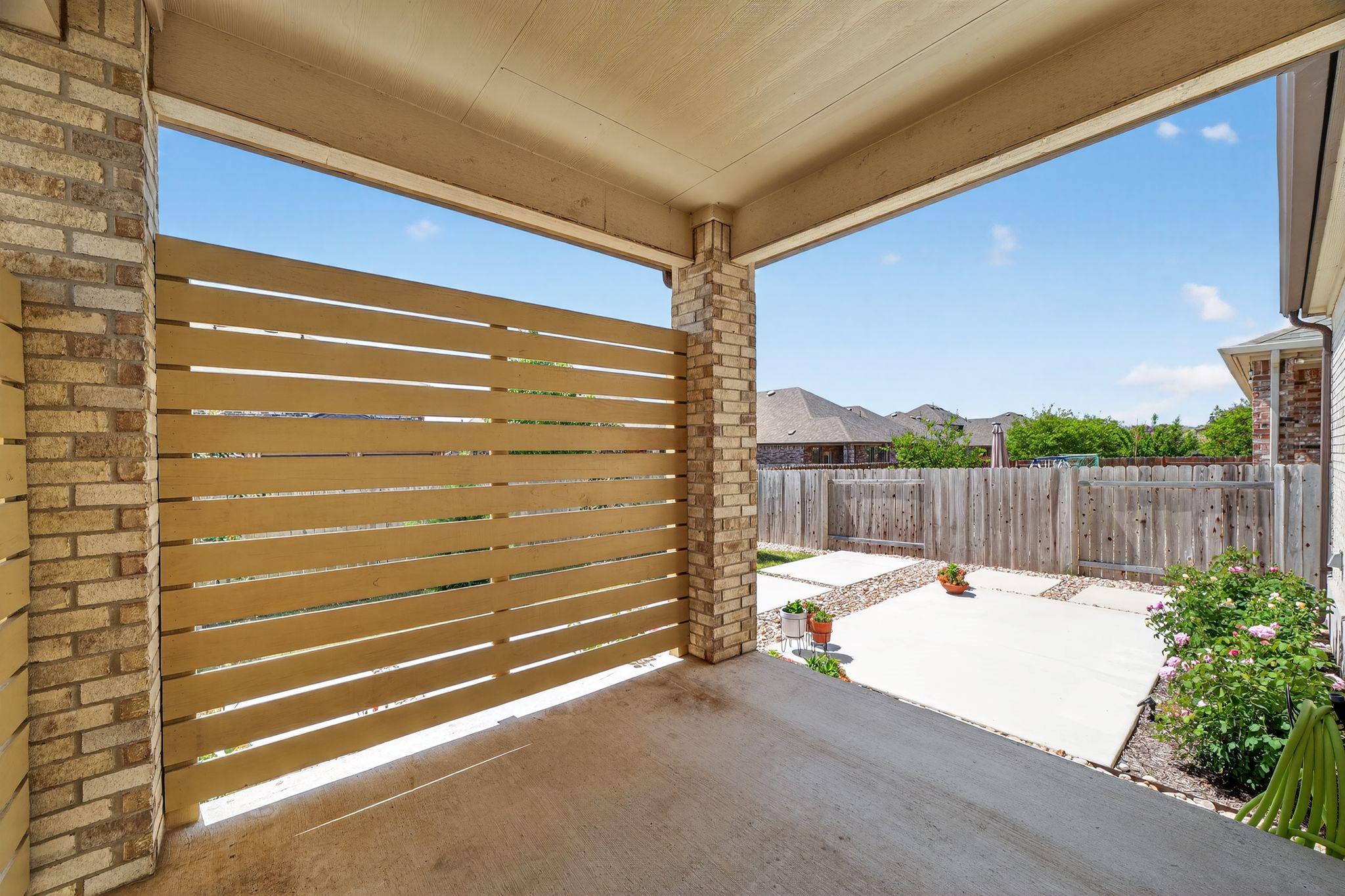 1820 Stinnett Dr, Leander, TX 78641