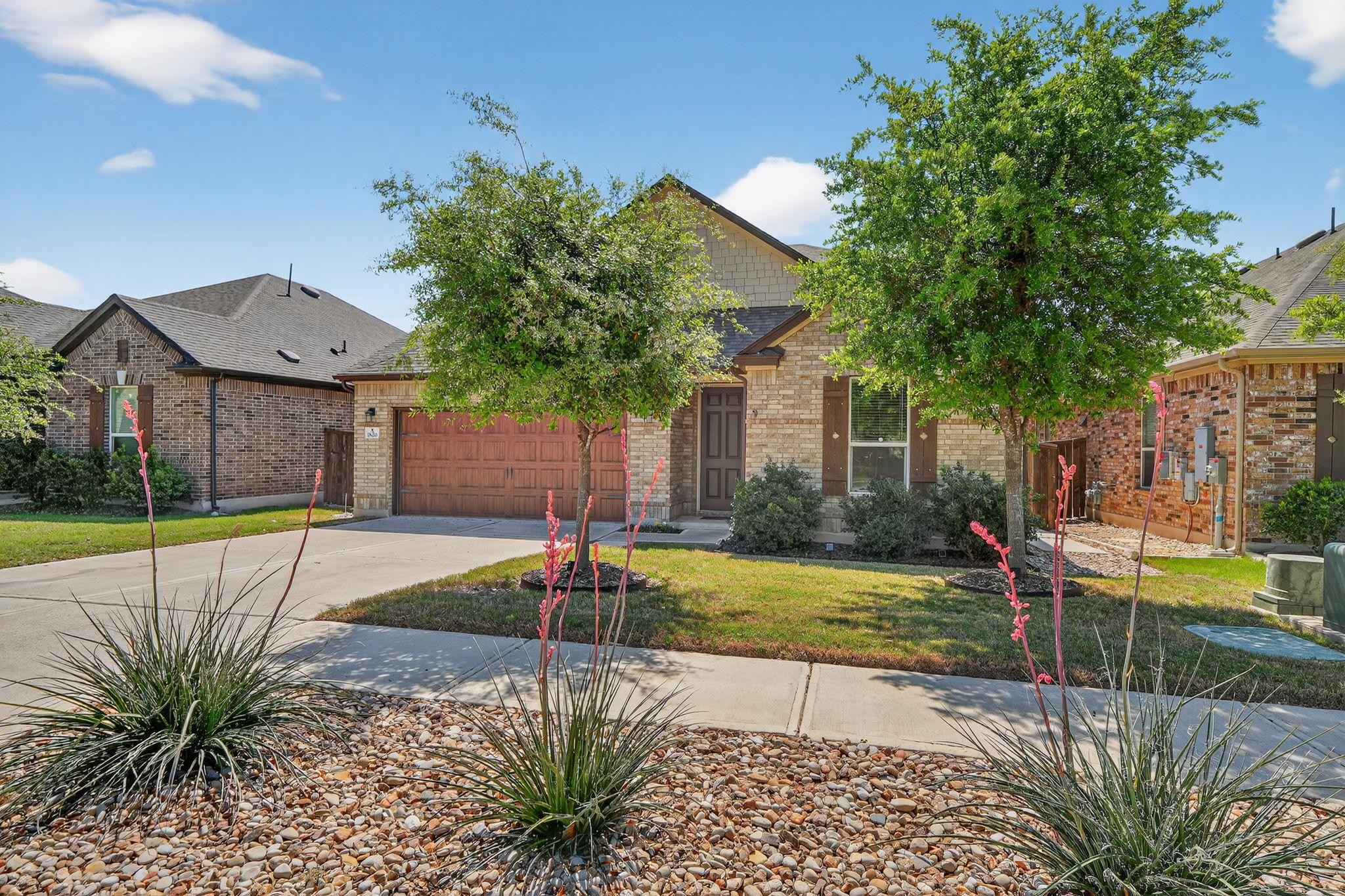 1820 Stinnett Dr, Leander, TX 78641