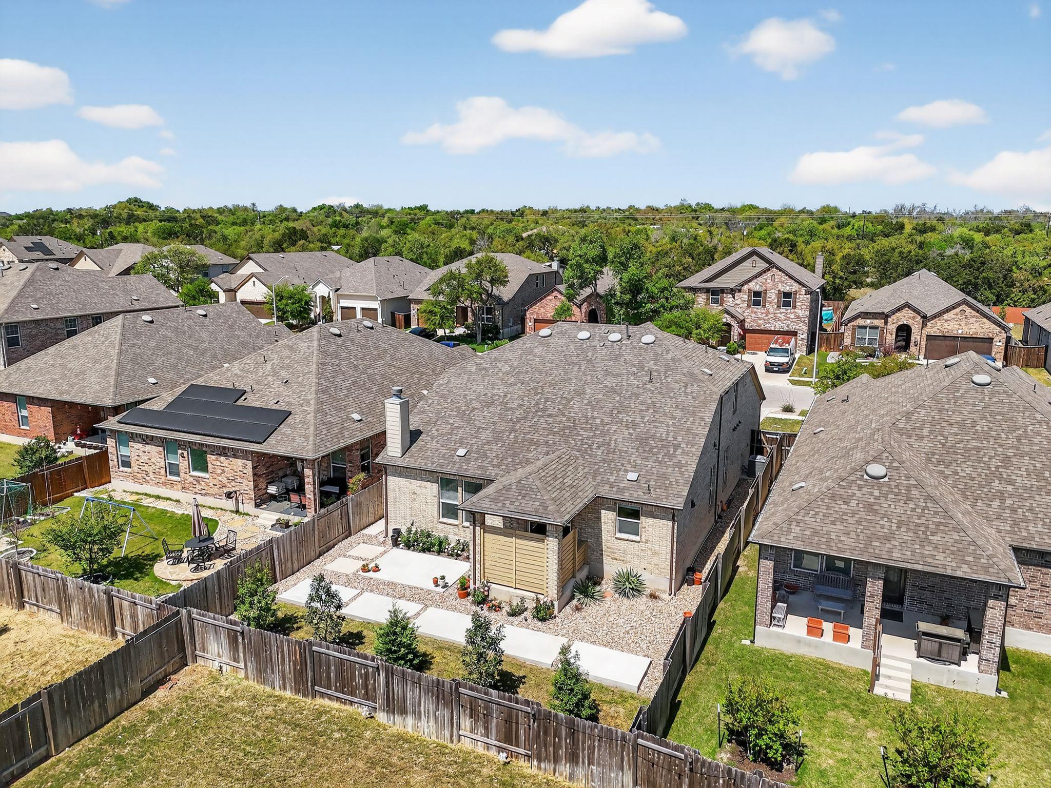 1820 Stinnett Dr, Leander, TX 78641