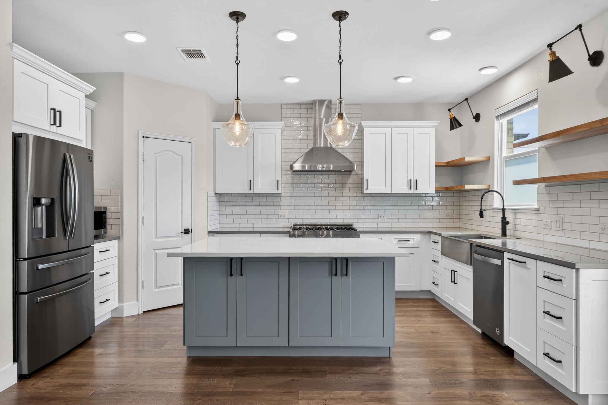 1820 Stinnett Dr, Leander, TX 78641