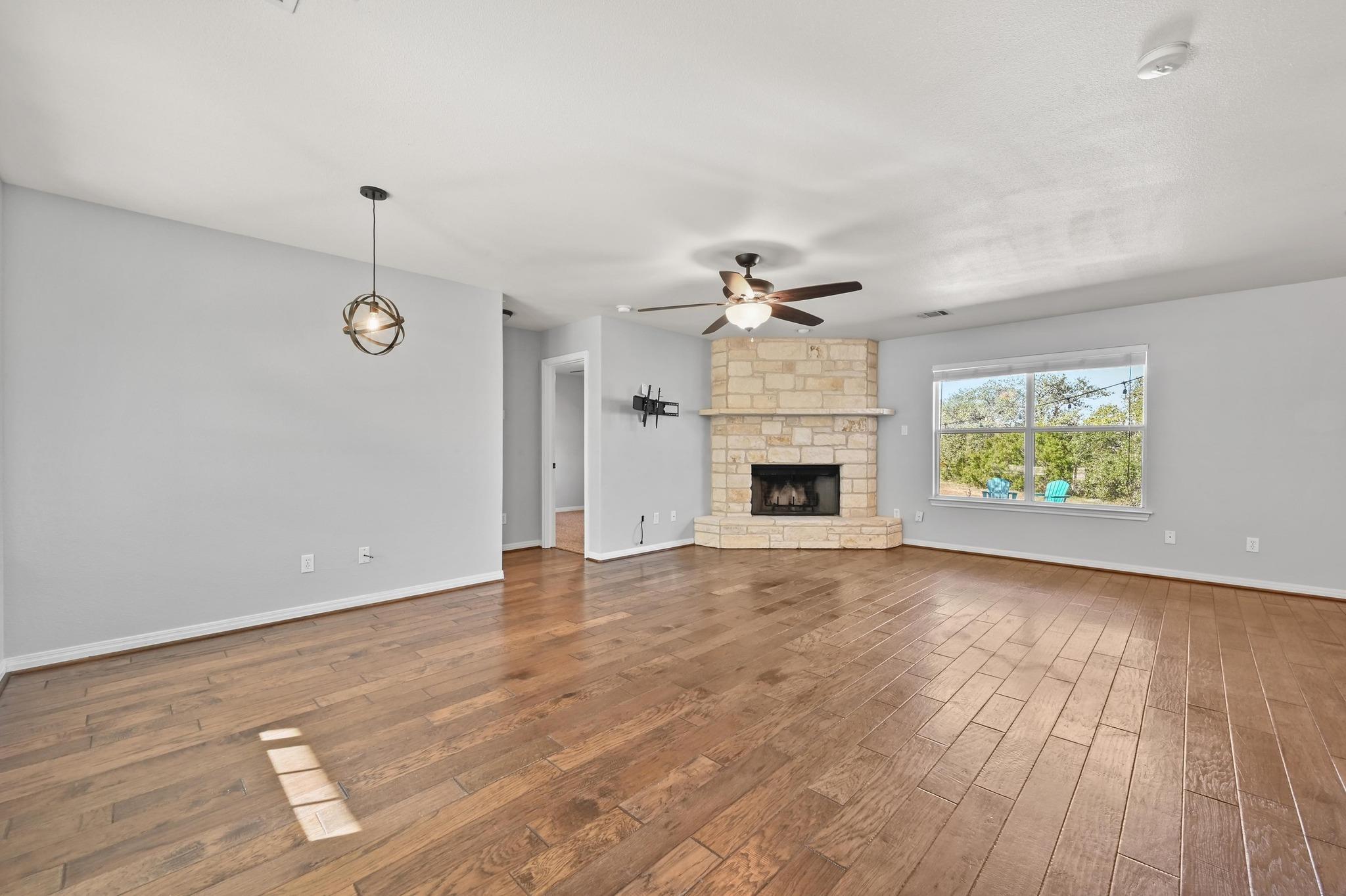 4204 BOB WIRE Rd, Spicewood, TX 78669