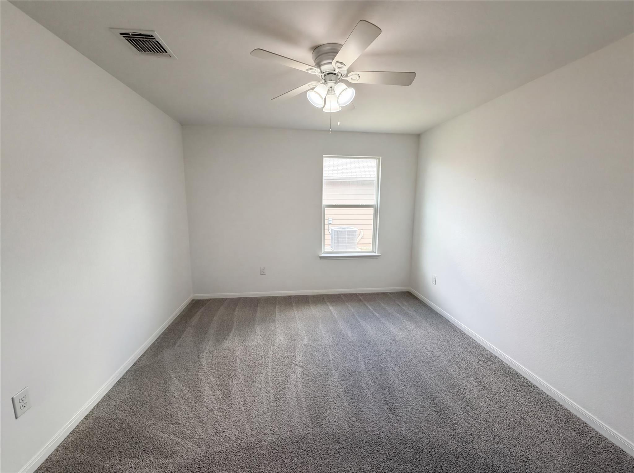 201 Camellia Dr, Hutto, TX 78634