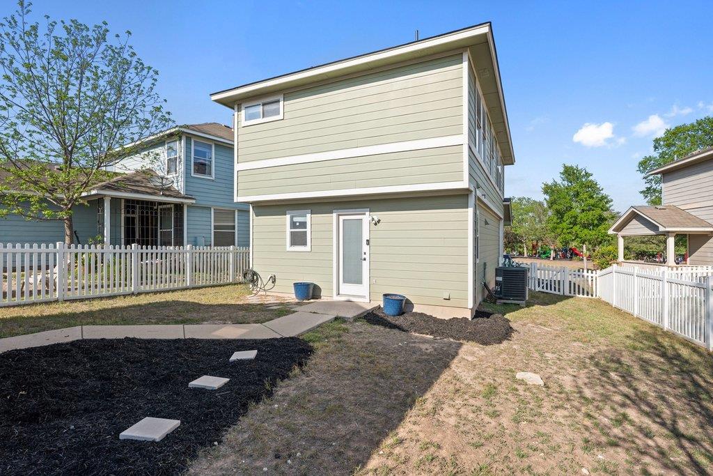 173 Decker, Kyle, TX 78640