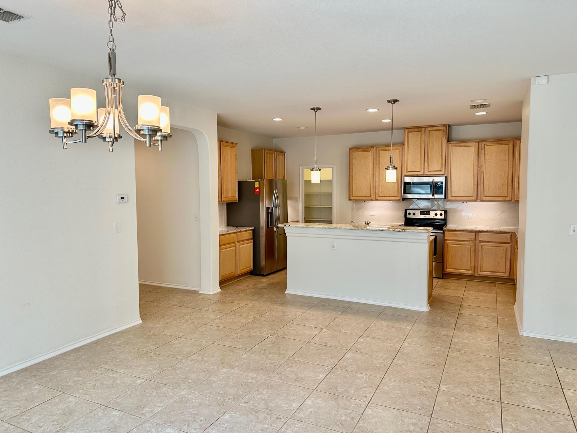 413 Hunters Hill Dr, San Marcos, TX 78666