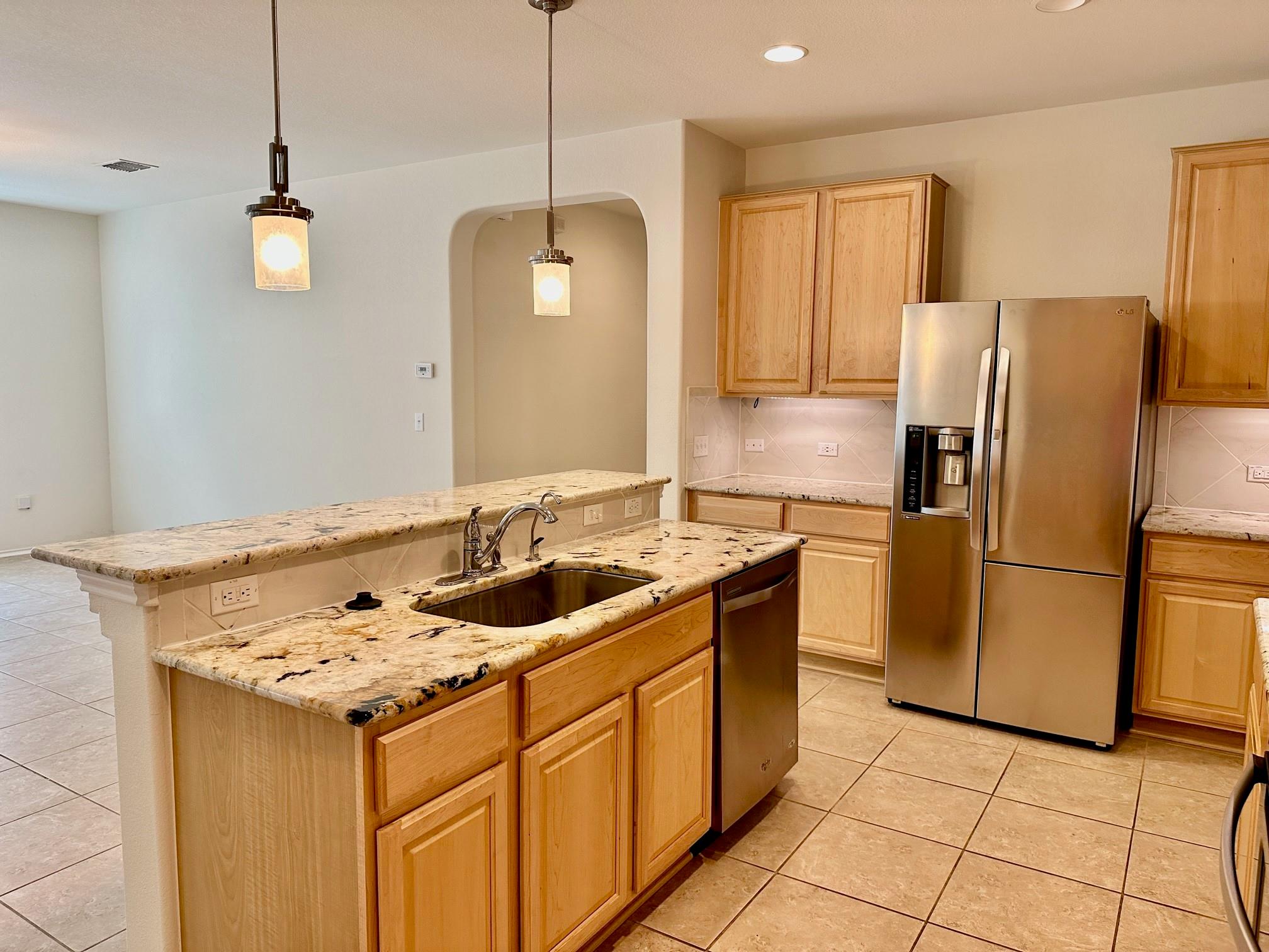 413 Hunters Hill Dr, San Marcos, TX 78666