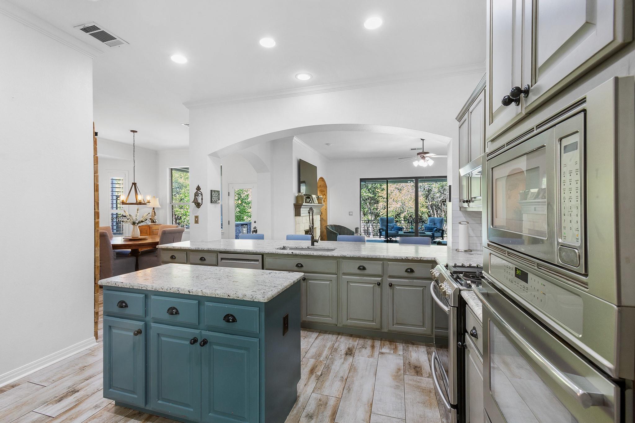 22128 Rose Grass Ln, Spicewood, TX 78669