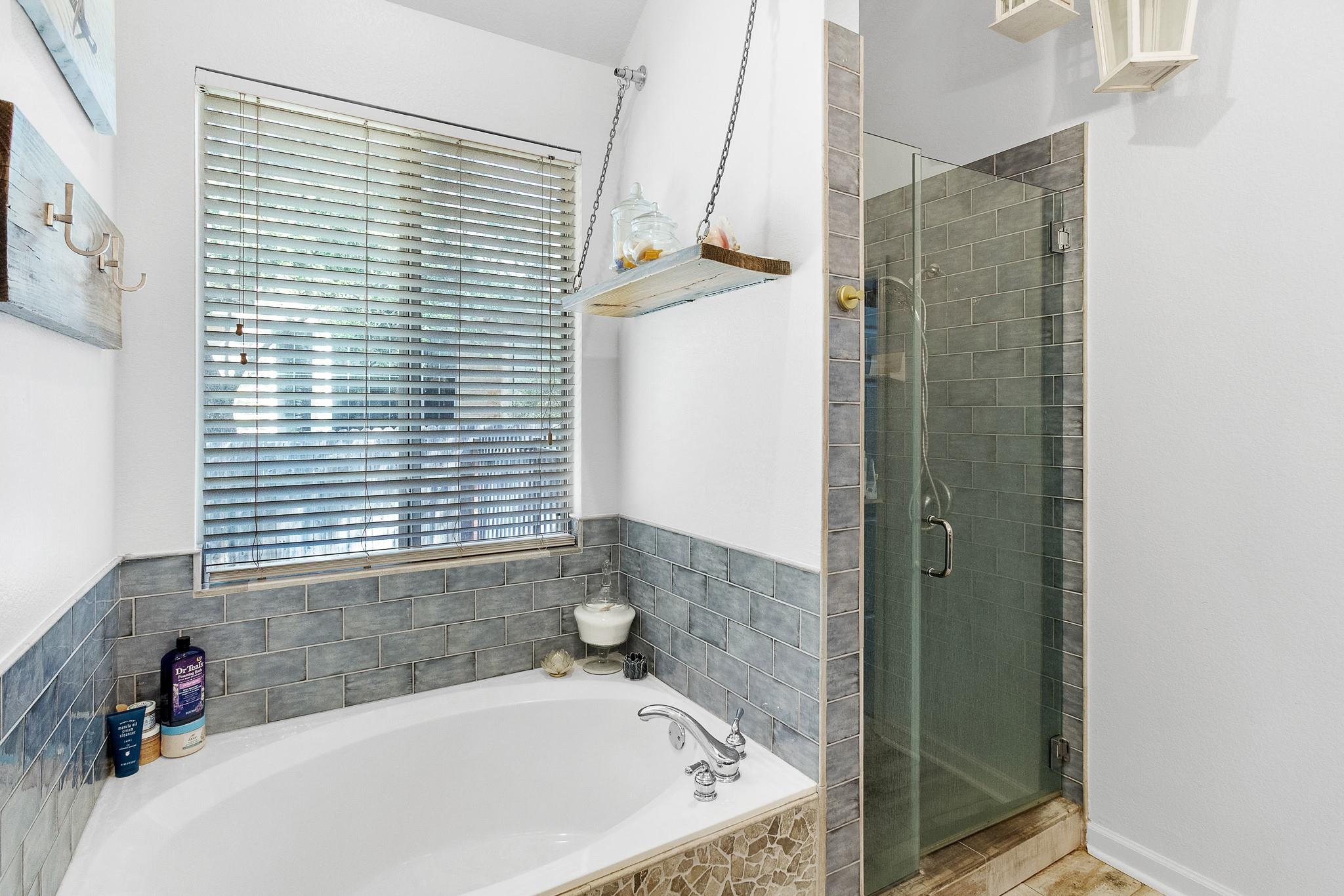 22128 Rose Grass Ln, Spicewood, TX 78669