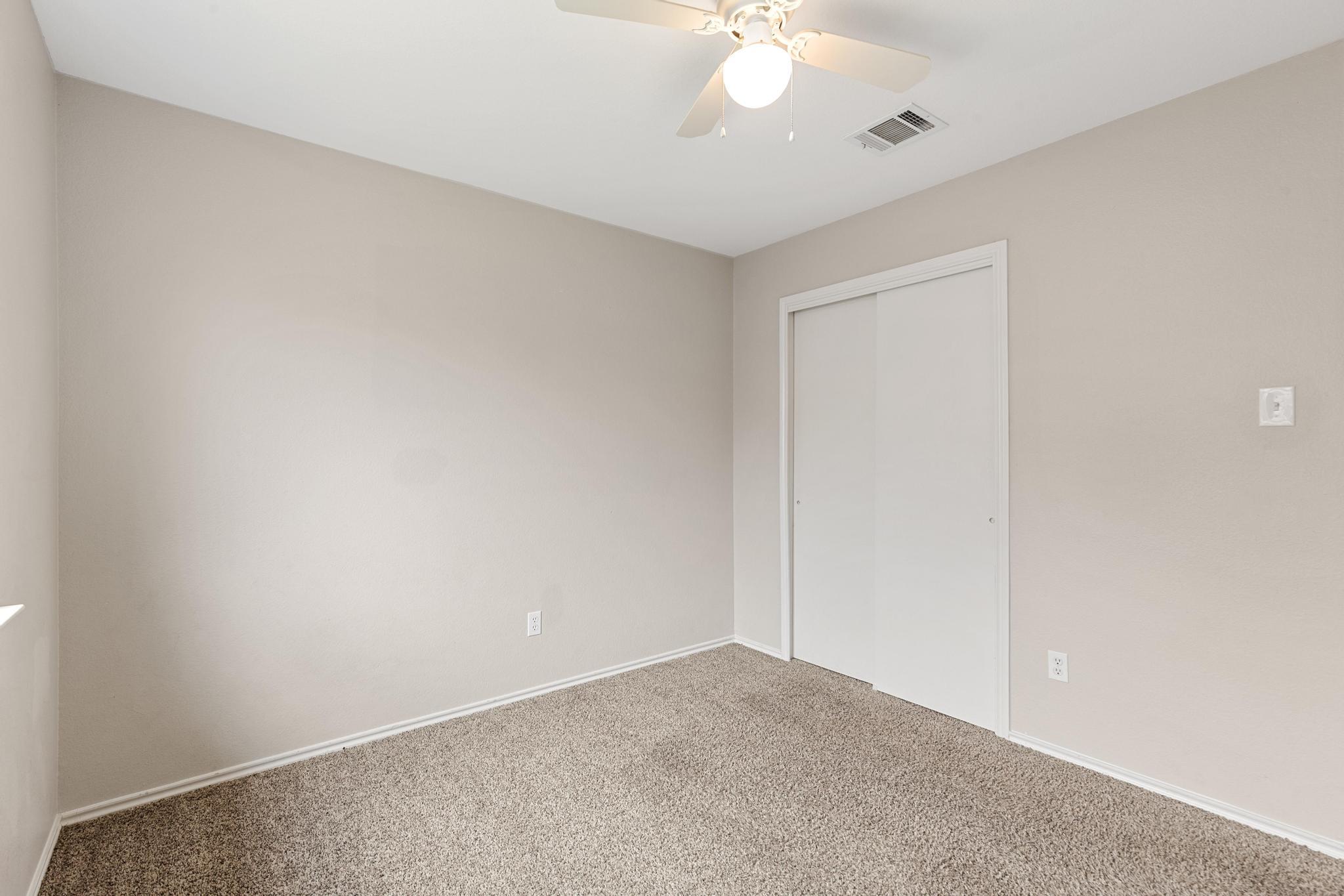 104 Paddington Way, Hutto, TX 78634