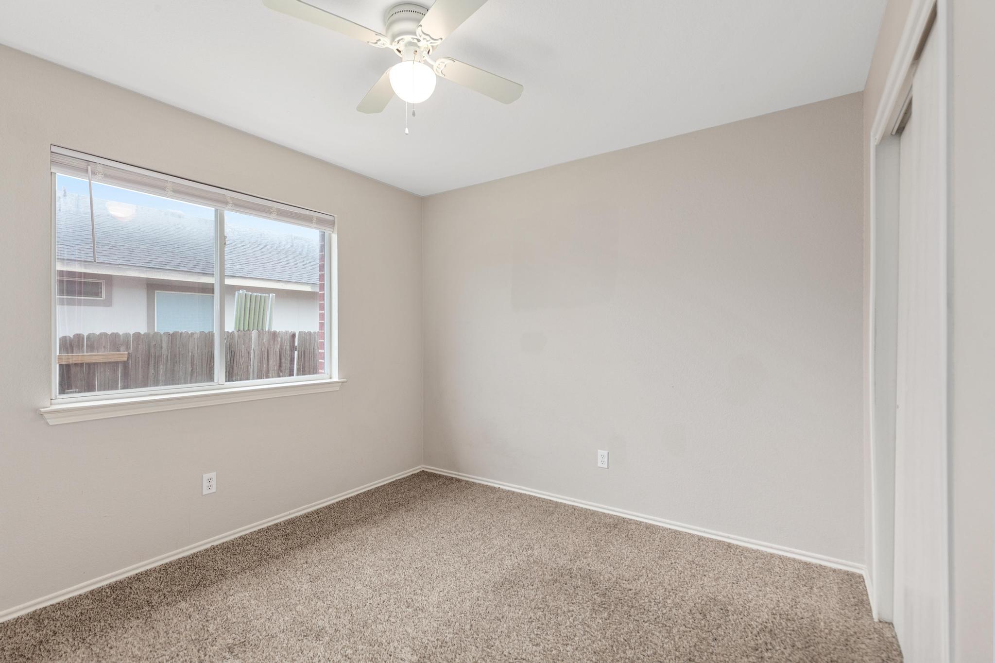 104 Paddington Way, Hutto, TX 78634