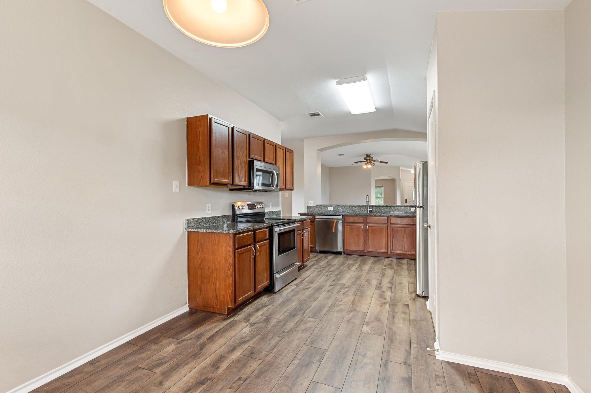 104 Paddington Way, Hutto, TX 78634