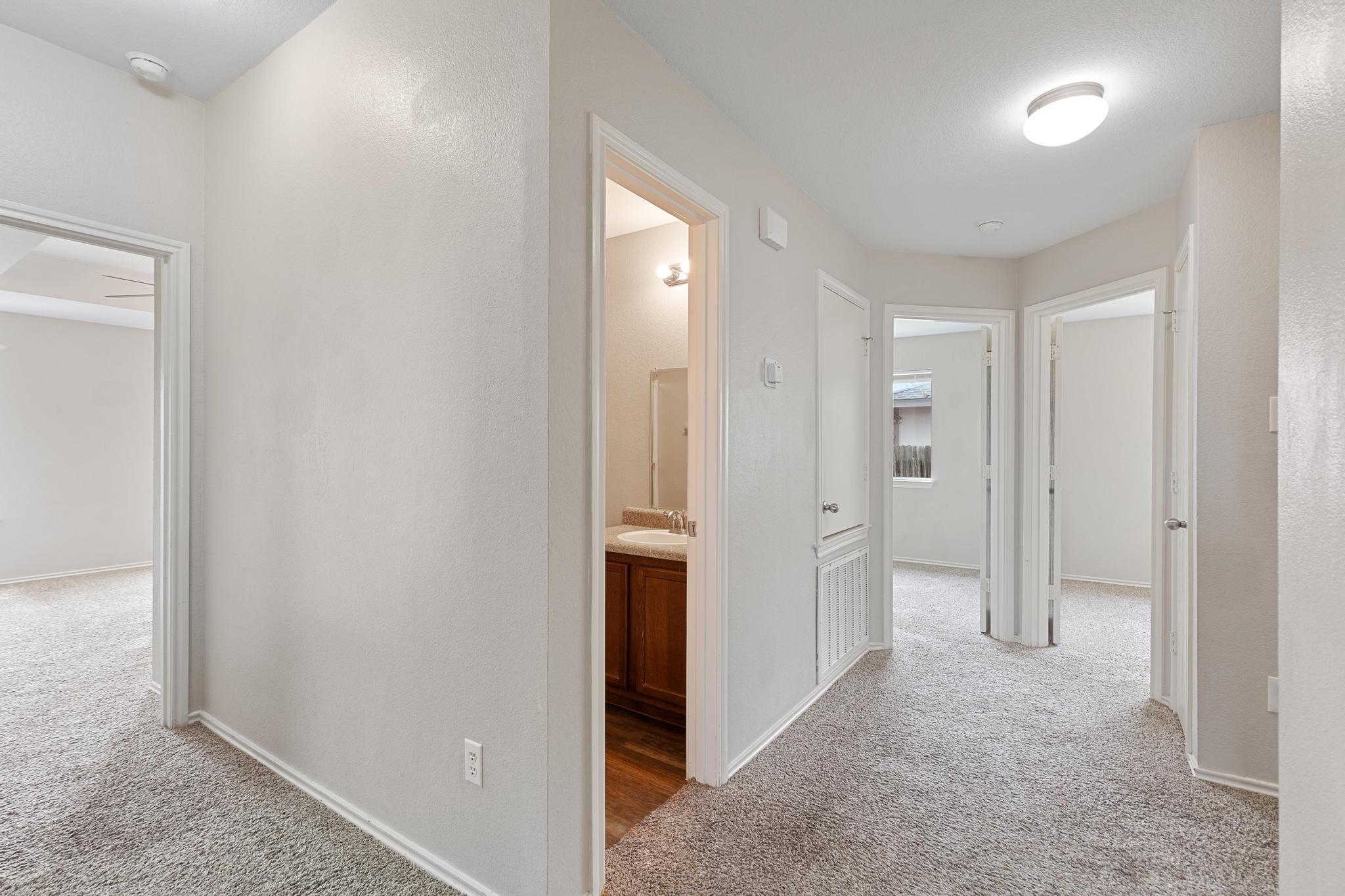 104 Paddington Way, Hutto, TX 78634