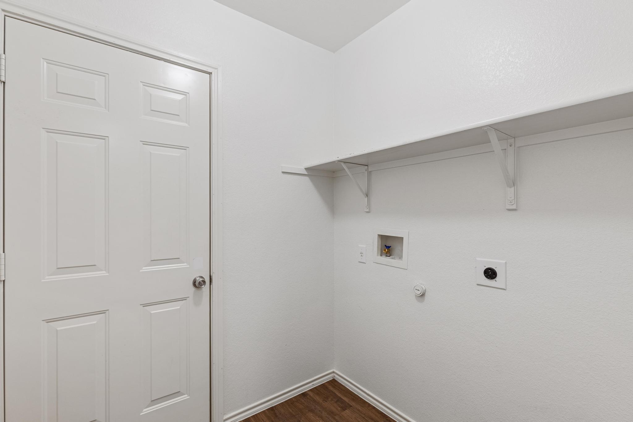 104 Paddington Way, Hutto, TX 78634