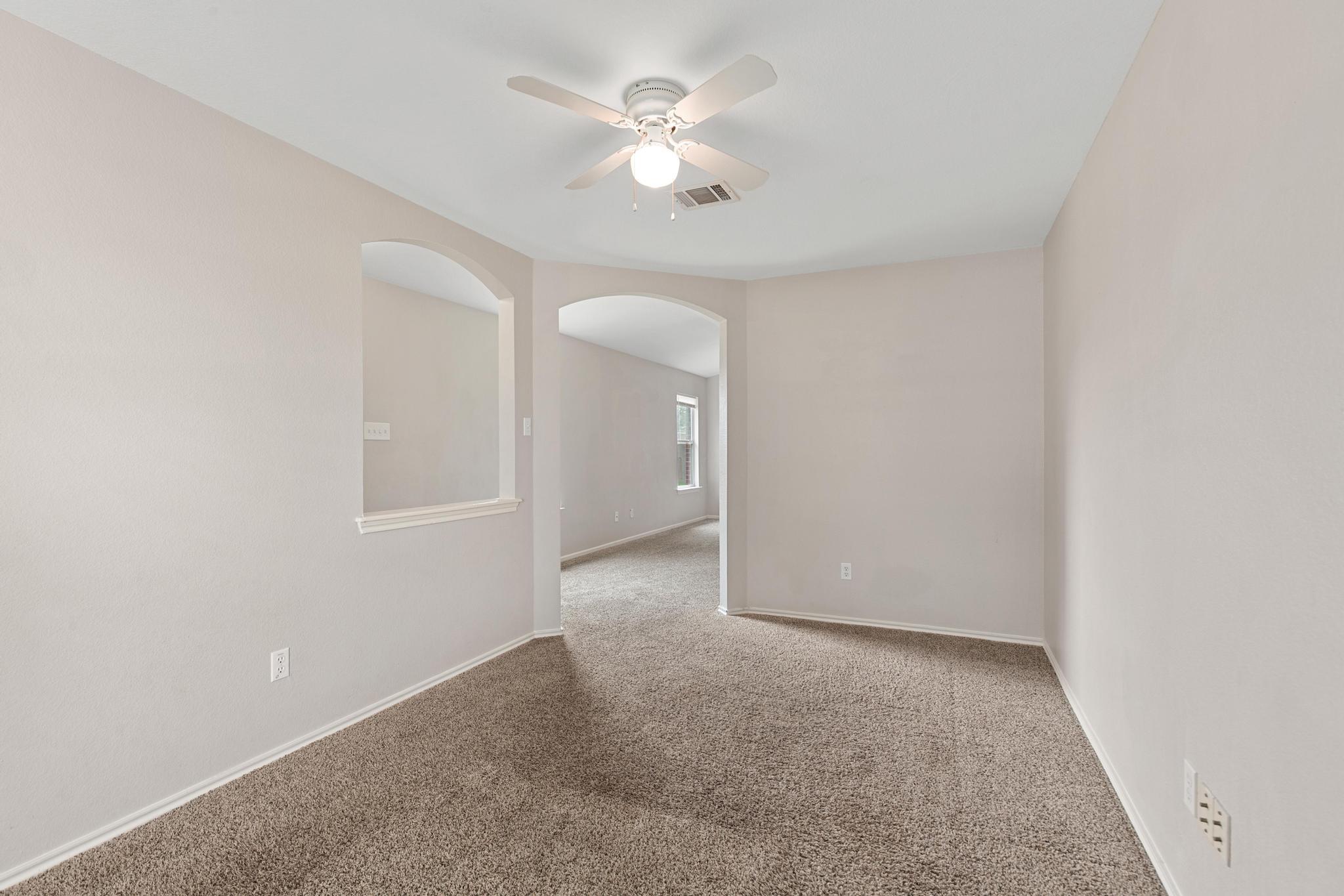 104 Paddington Way, Hutto, TX 78634