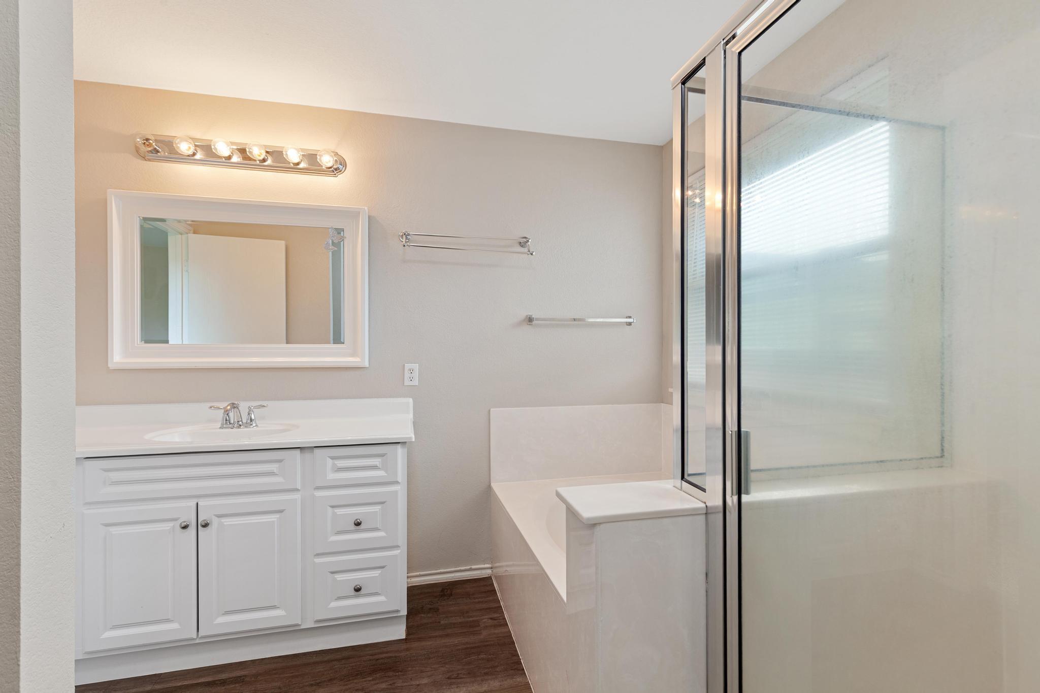 104 Paddington Way, Hutto, TX 78634