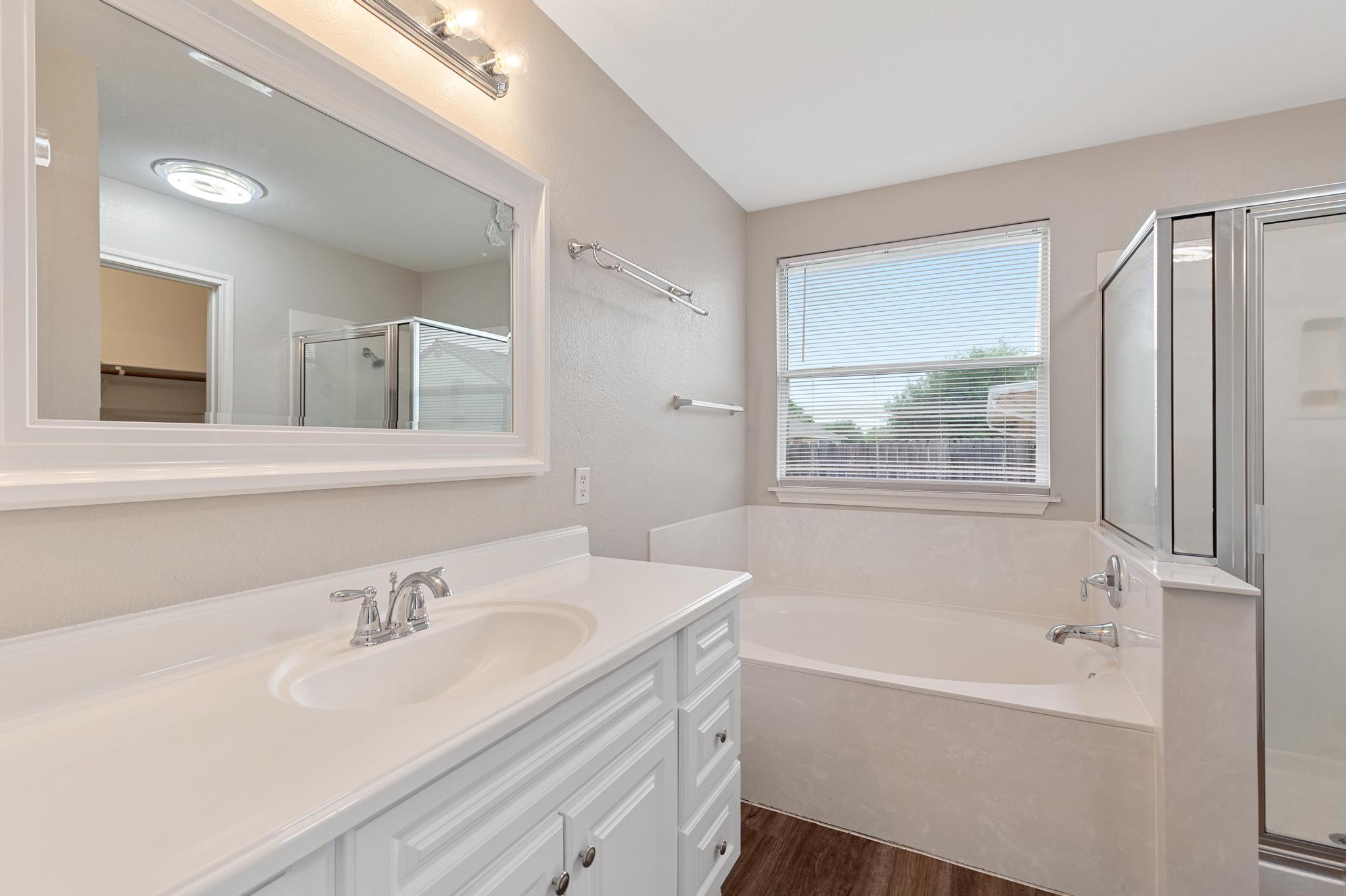 104 Paddington Way, Hutto, TX 78634