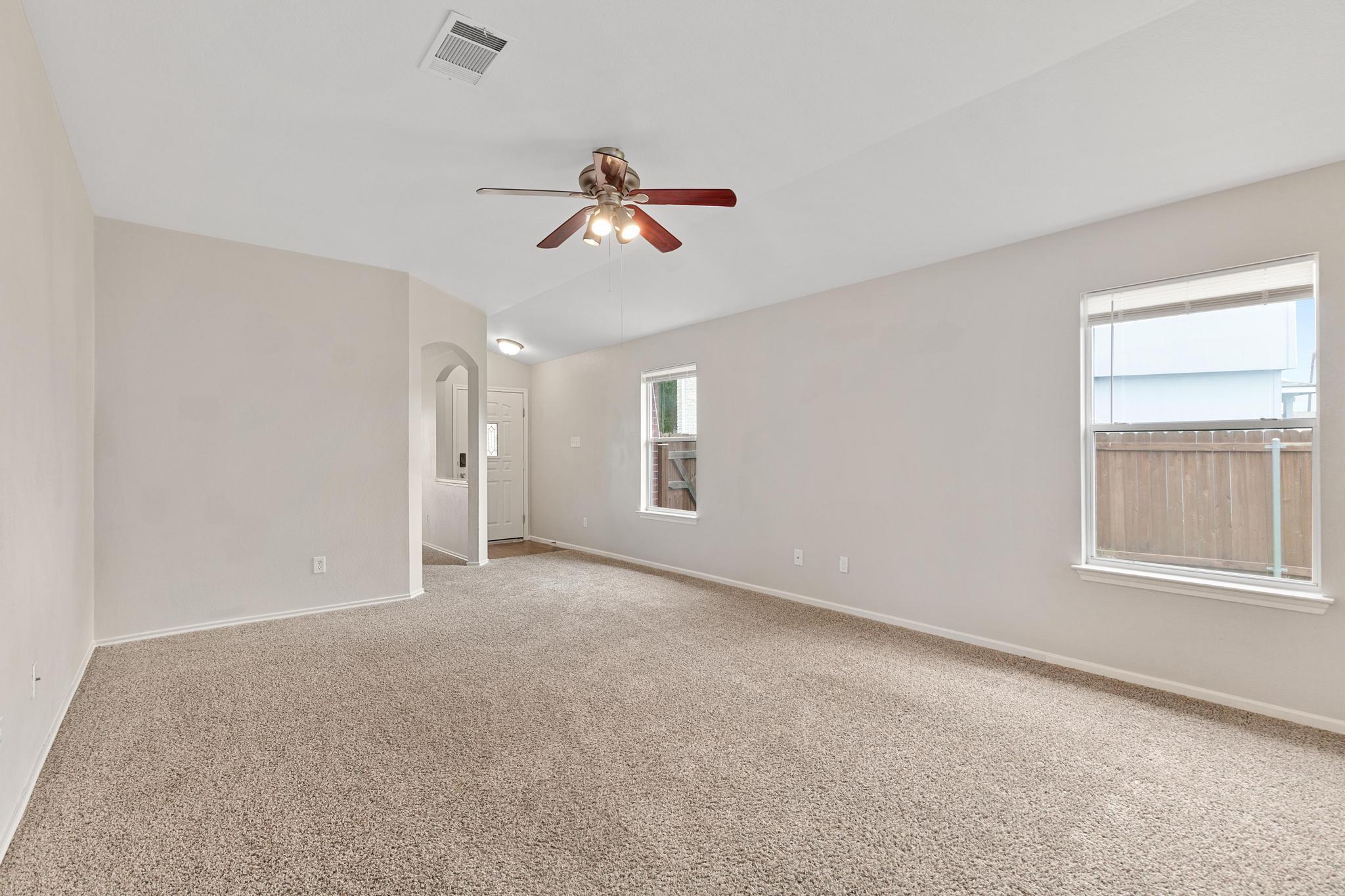 104 Paddington Way, Hutto, TX 78634